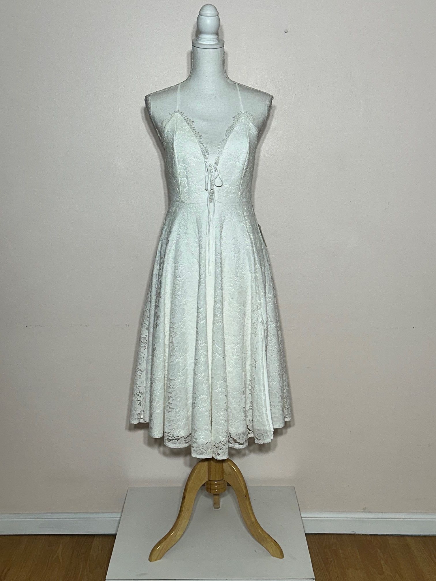 Lulus Lulu's White Lace Midi Dress Size S Size S / US 4 / IT 40 - 3 Thumbnail
