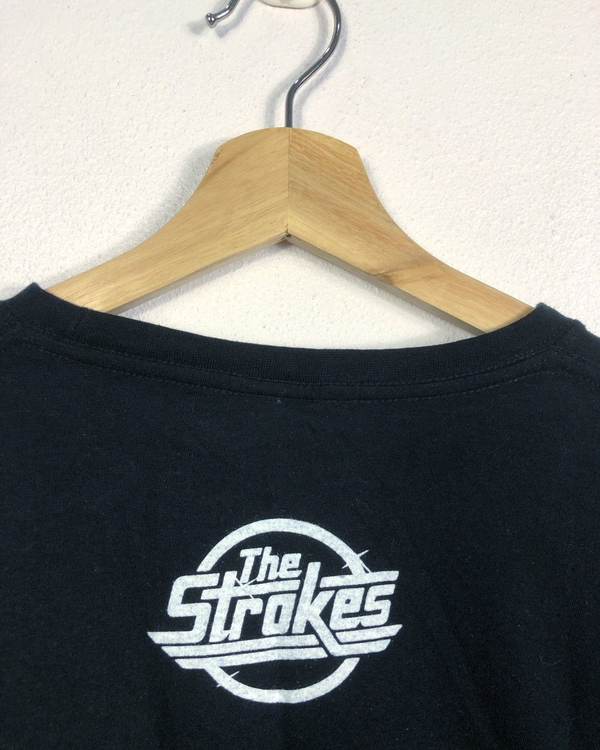 Band Tees Rare The Strokes Band Big Logo Tee Size US L / EU 52-54 / 3 - 8 Thumbnail