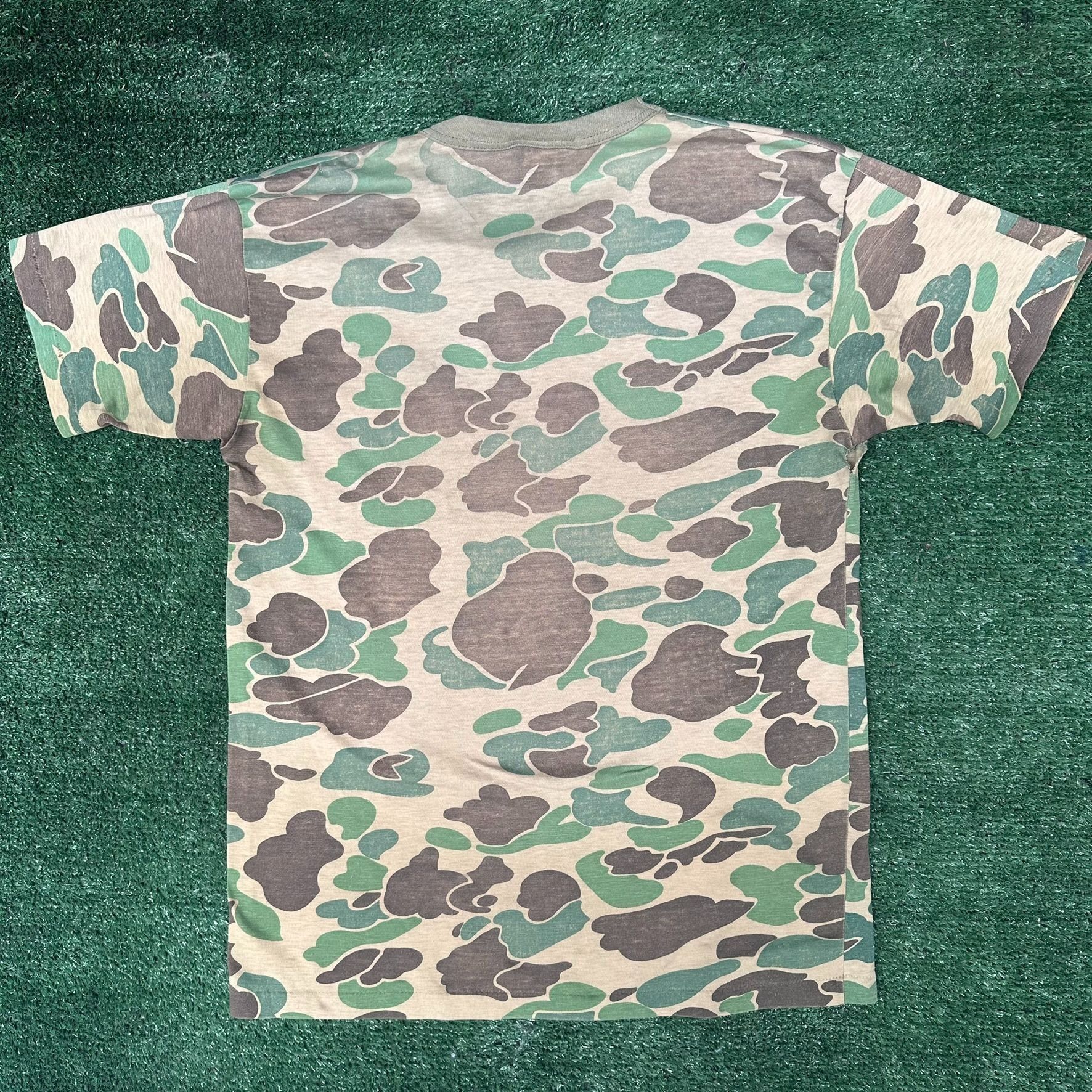 Vintage Vintage 80s Duxbak Duck Camo T-Shirt Paper Thin Single Stitc Size US M / EU 48-50 / 2 - 5 Thumbnail