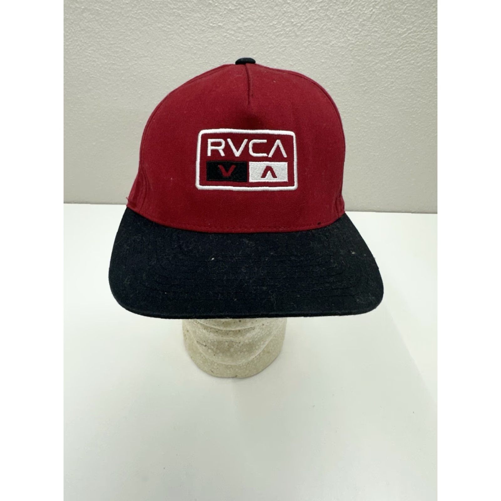 RVCA RVCA Snapback Hat Flat Brim Black Logo Adjustable Mid Fit Cap Mens One Size Hat Size ONE SIZE - 2 Thumbnail