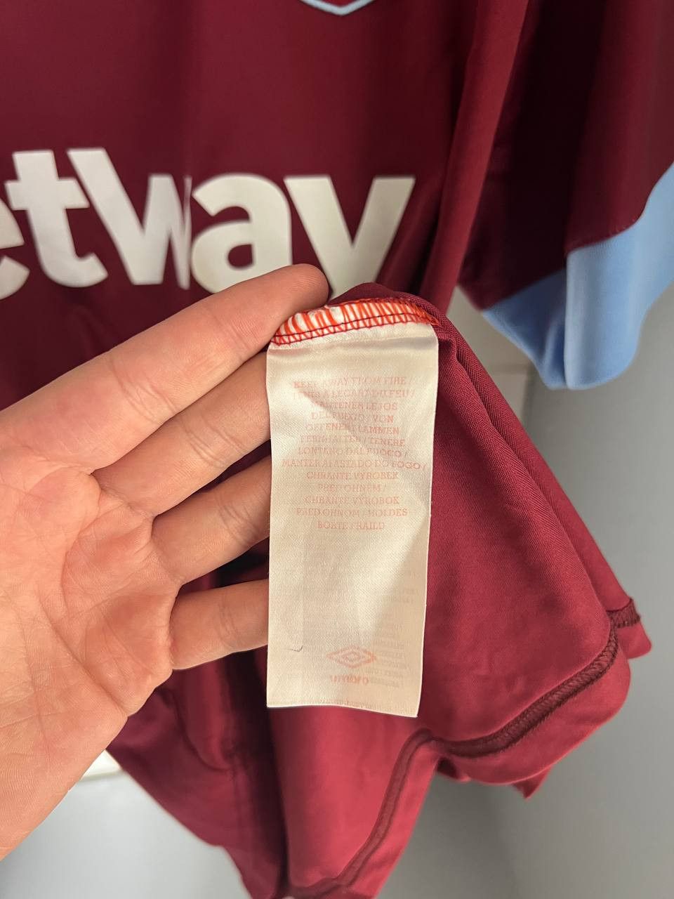 Umbro VINTAGE UMBRO FC WEST HAM UNITED ENGLAND SOCCER JERSEY Y2K Size US XXL / EU 58 / 5 - 6 Thumbnail