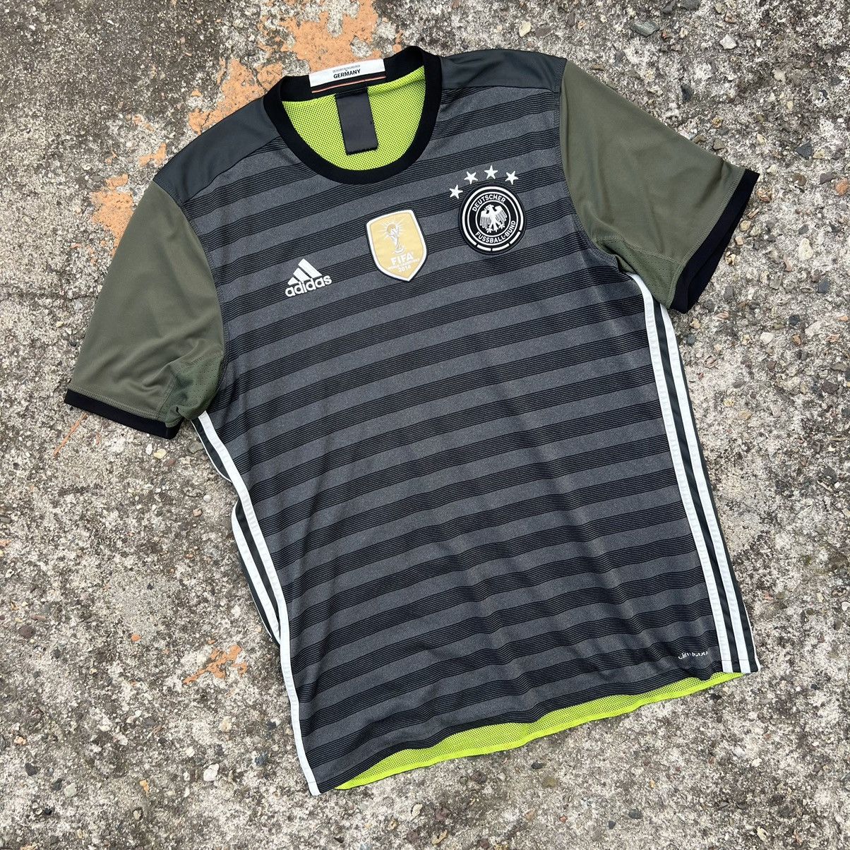 Nike × Vintage Vintage Germany Soccer Football Jersey L Size US M / EU 48-50 / 2 - 2 Thumbnail