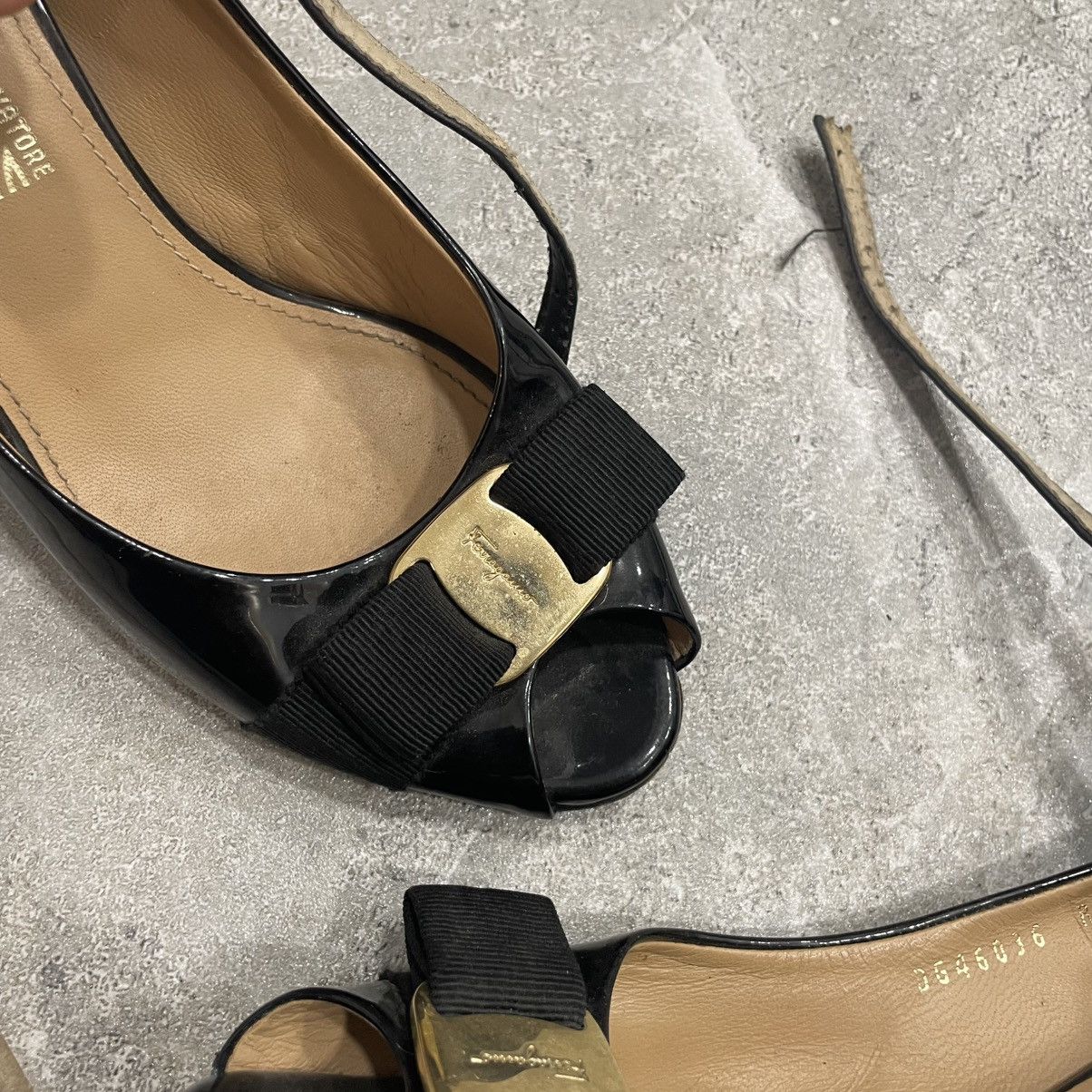 Salvatore Ferragamo OSIMO BLACK PATENT LEATHER VARA BOW LOGO PLATFORM PUMPS 7 B Size US 7 / IT 37 - 7 Thumbnail