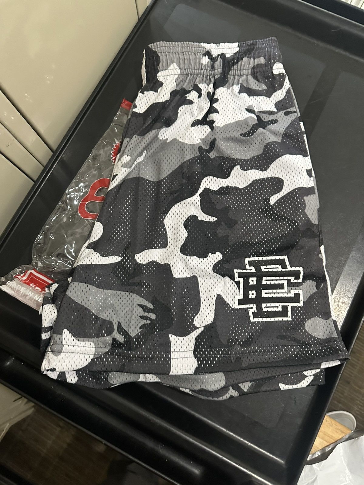 Eric Emanuel eric emmanuel shorts camo Size US 40 / EU 56 - 8 Thumbnail