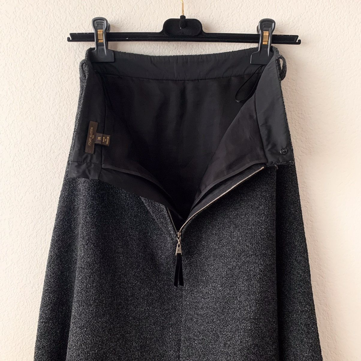 Louis Vuitton Louis Vuitton wool blend flare skirt Size 27" / US 4 / IT 40 - 5 Thumbnail