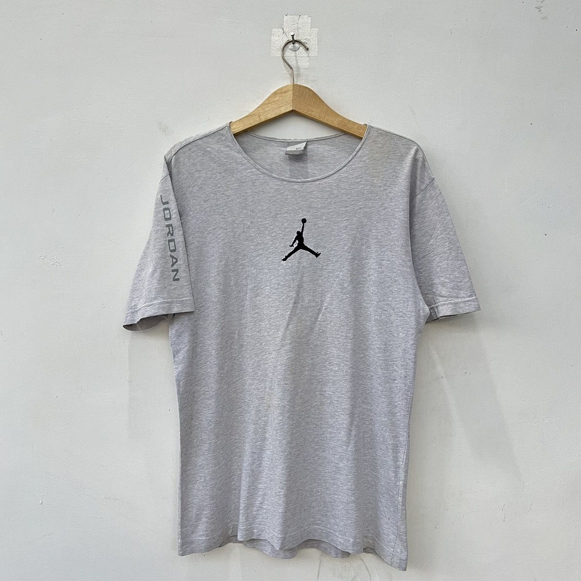 Nike × Vintage 2001 Nike Michael Jordan Center Embroidered Tees Size US M / EU 48-50 / 2 - 2 Thumbnail