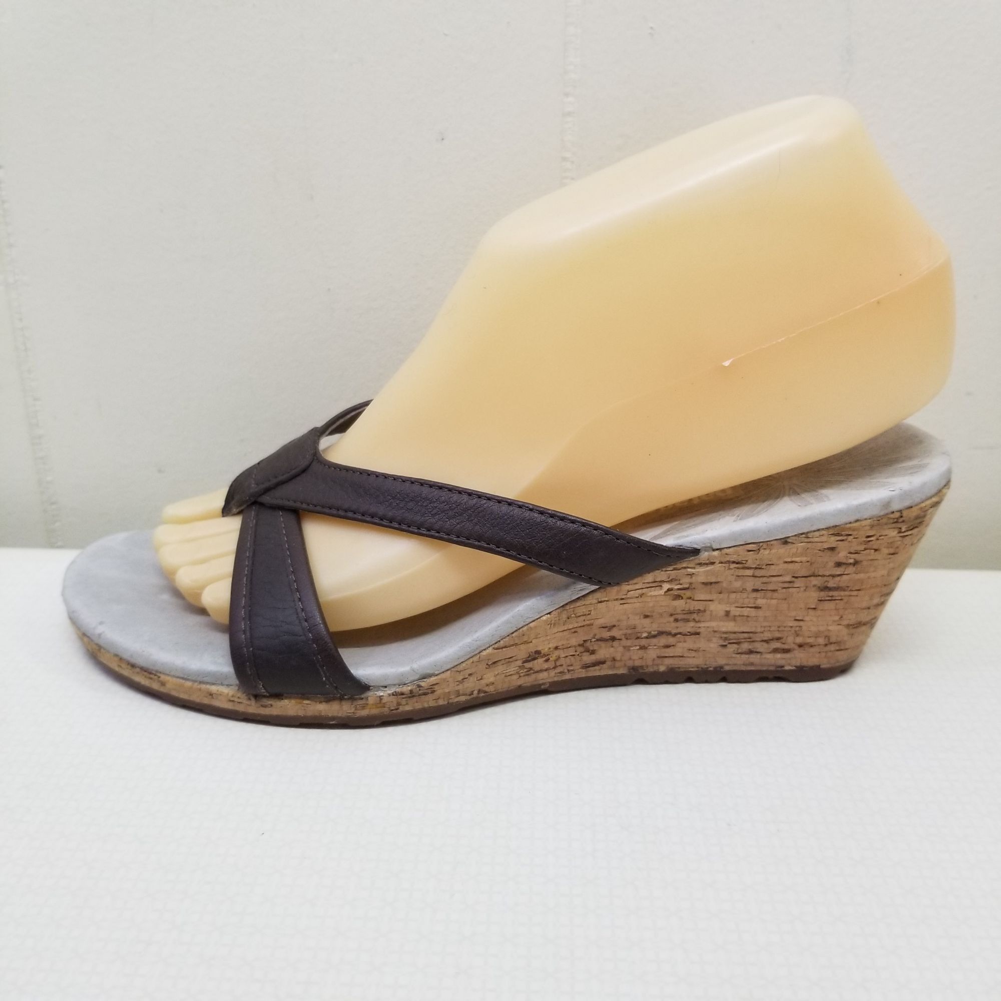 Patagonia Patagonia 7M Brown Thong Wedge Sandals Summer Beach SOLIMAR Size US 7 / IT 37 - 7 Thumbnail