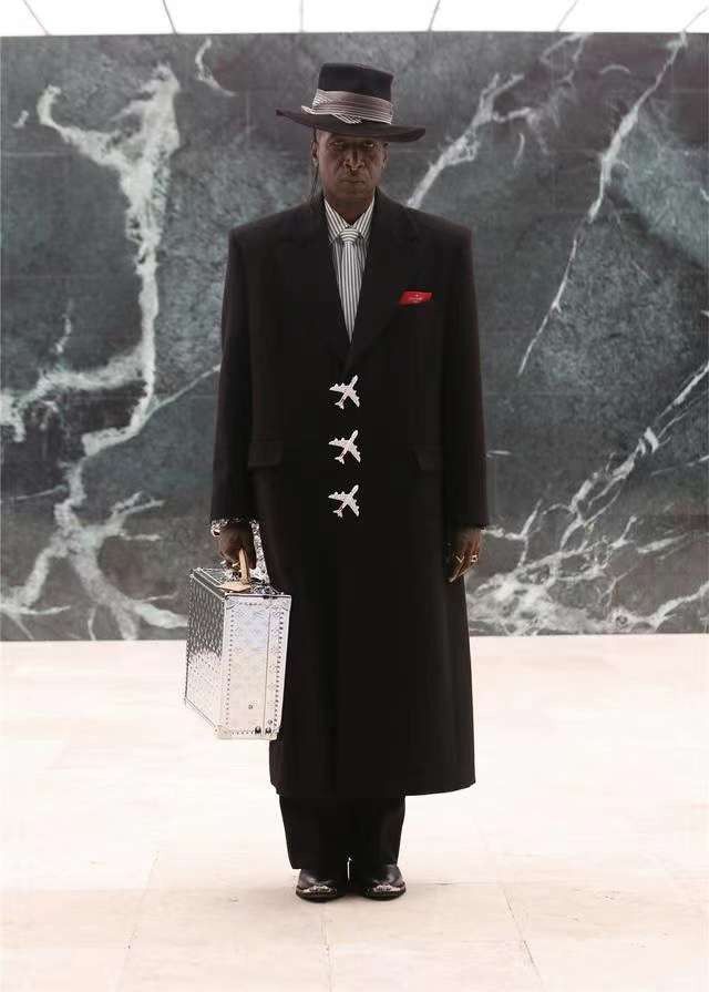 Louis Vuitton FW21 runway airplane button extra large coat Size US S / EU 44-46 / 1 - 1 Thumbnail