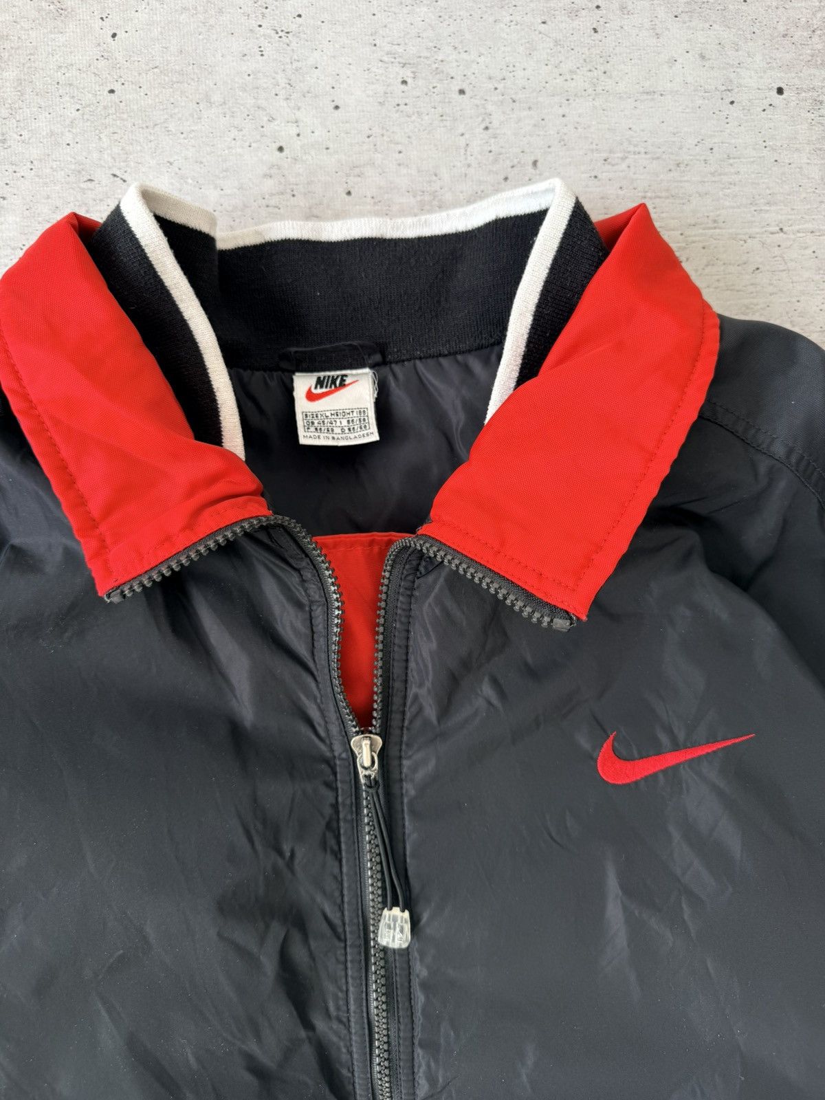 Nike Vintage 90s Nike Windbreaker Jacket y2k Black Red Swoosh Size US XL / EU 56 / 4 - 6 Thumbnail