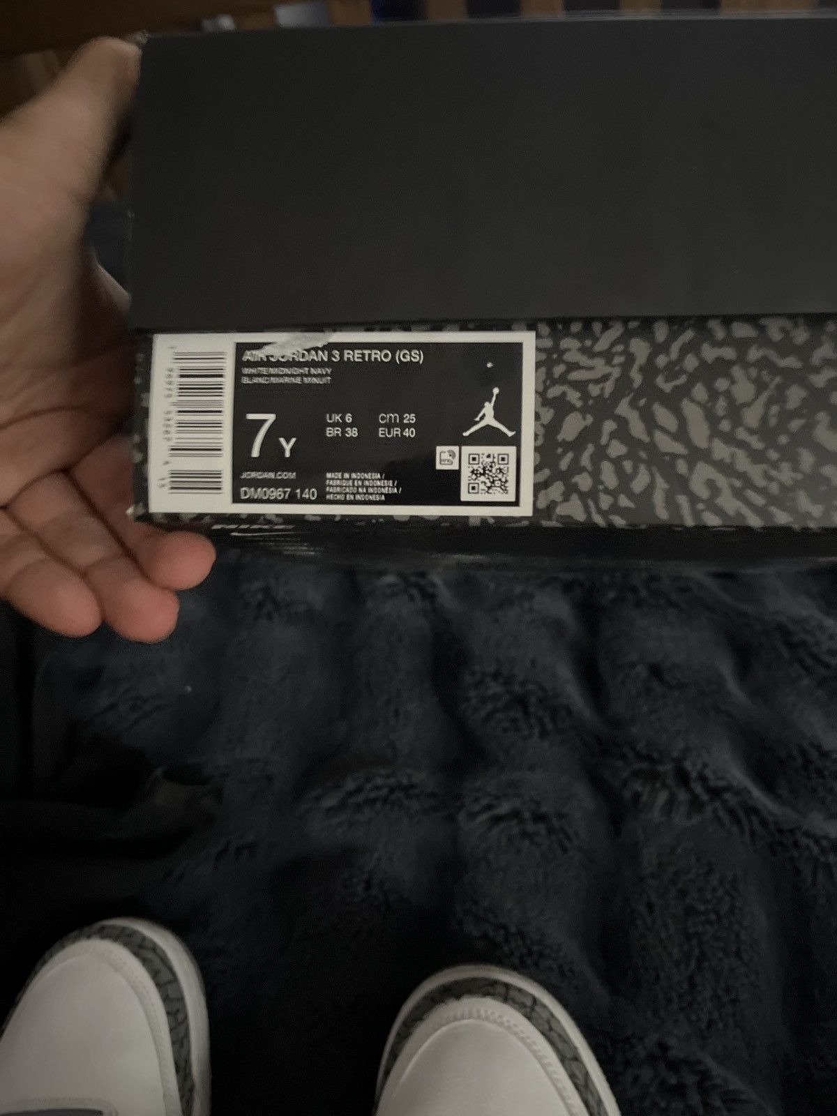 Jordan Brand Air Jordan 3 Retro (GS) White/Midnight Navy Size US 7 / EU 40 - 7 Thumbnail