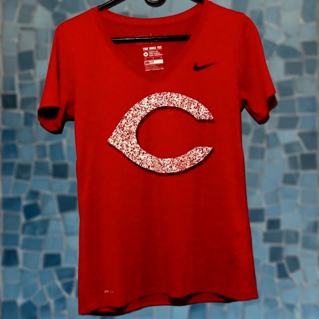 Nike VINTAGE? The Nike Dri-FIT Tee Women's M V-Neck Cincinnati Reds Shirt NWOT Size M / US 6-8 / IT 42-44 - 1 Thumbnail