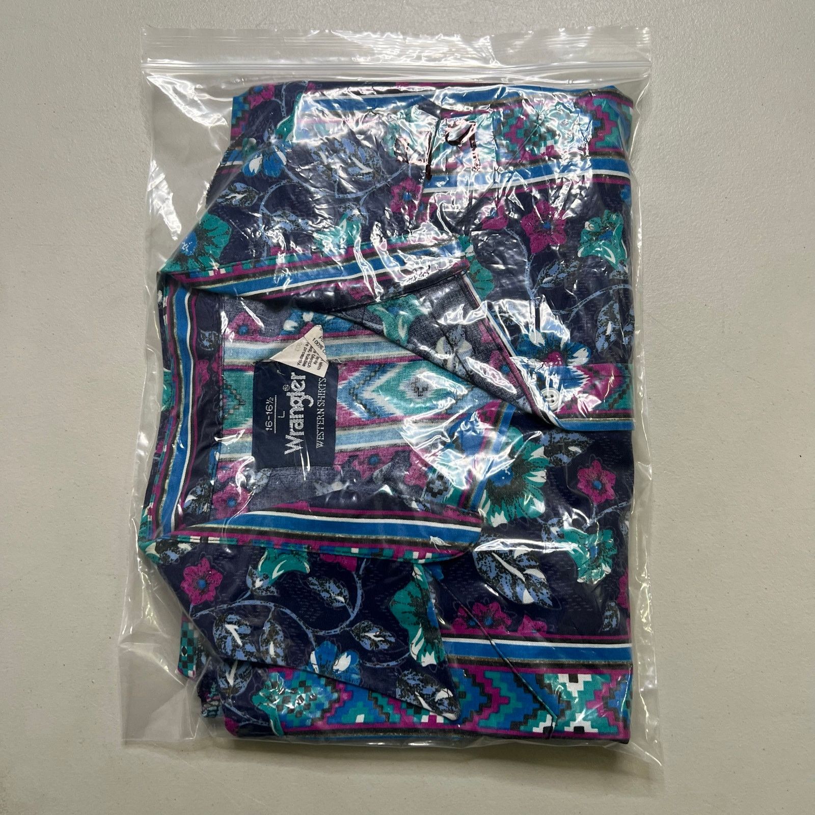 Wrangler Vintage Wrangler Western Shirt Floral Aztec Stripe size L Size US L / EU 52-54 / 3 - 10 Thumbnail