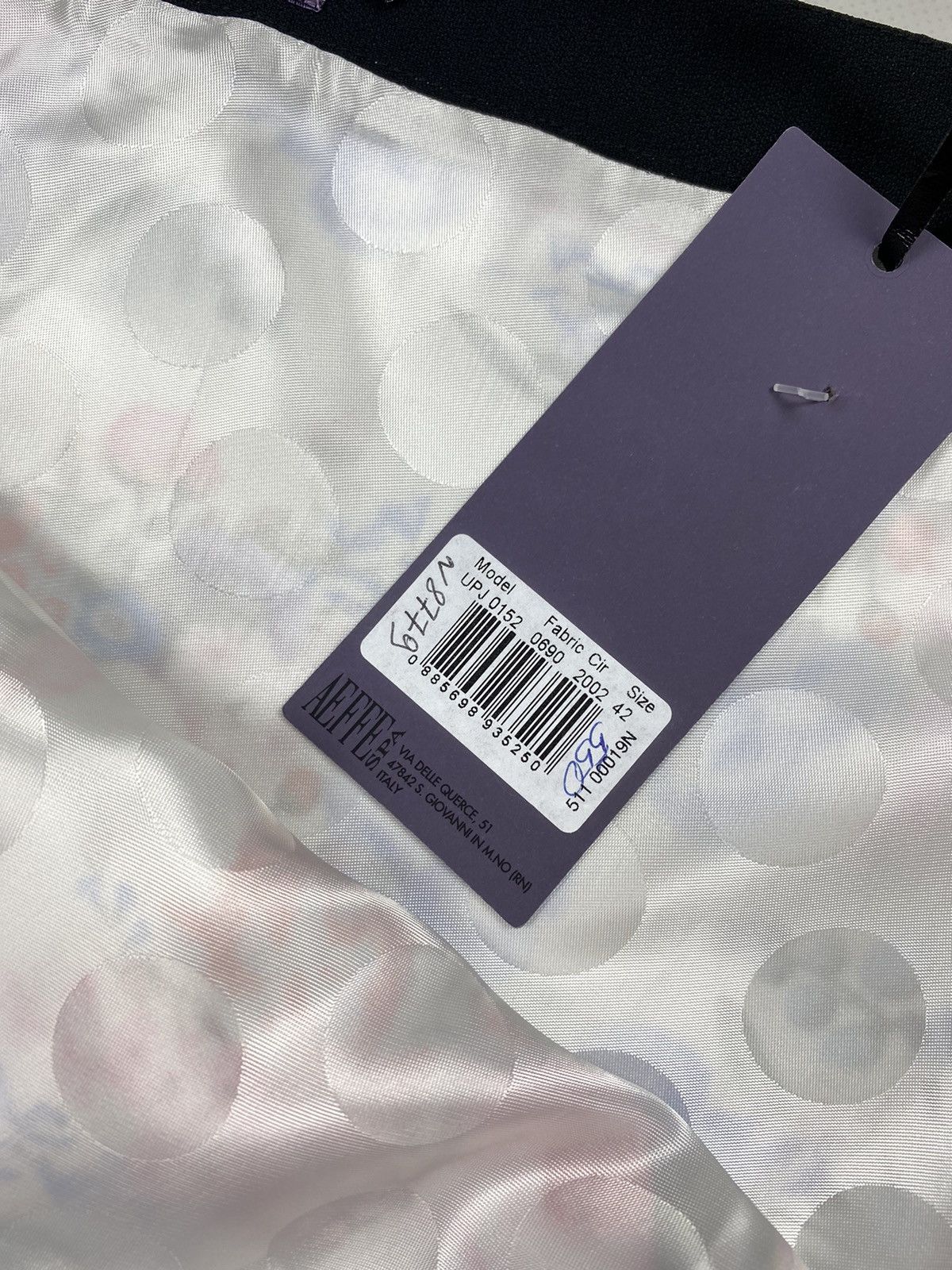 Emanuel Ungaro BNWT! Emanuel Ungaro ladies silk floral patterns skirt Size 28" / US 6 / IT 42 - 12 Thumbnail