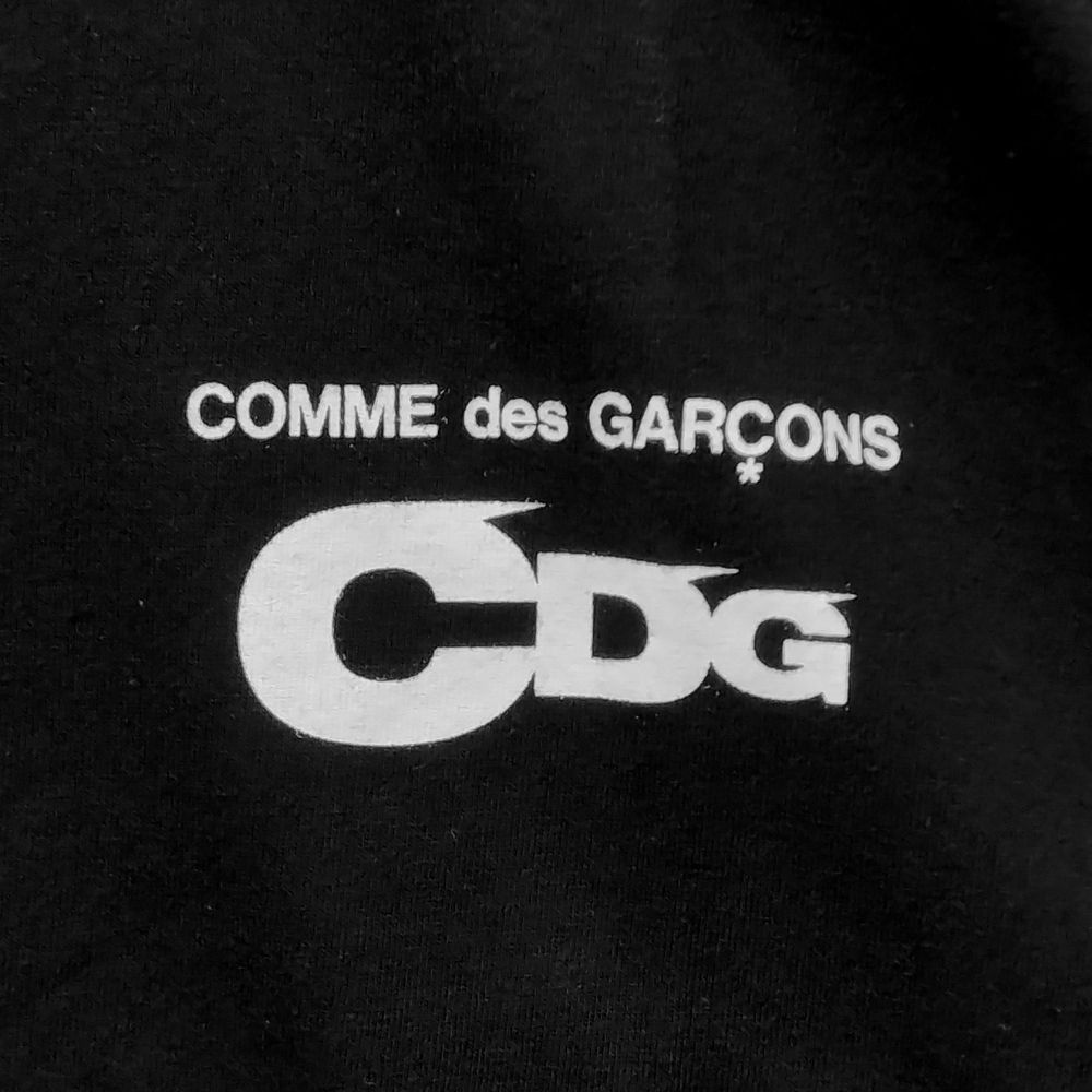 Comme des Garcons T-Shirts Asymmetrical Design Logo Print Cotton Black Size US S / EU 44-46 / 1 - 3 Thumbnail