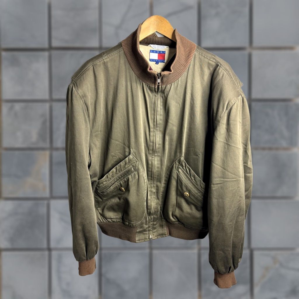 Tommy Hilfiger VINTAGE Tommy Hilfiger Jacket Mens Large Green Cotton Bomber Zip Hong Kong 90s Size US L / EU 52-54 / 3 - 1 Thumbnail