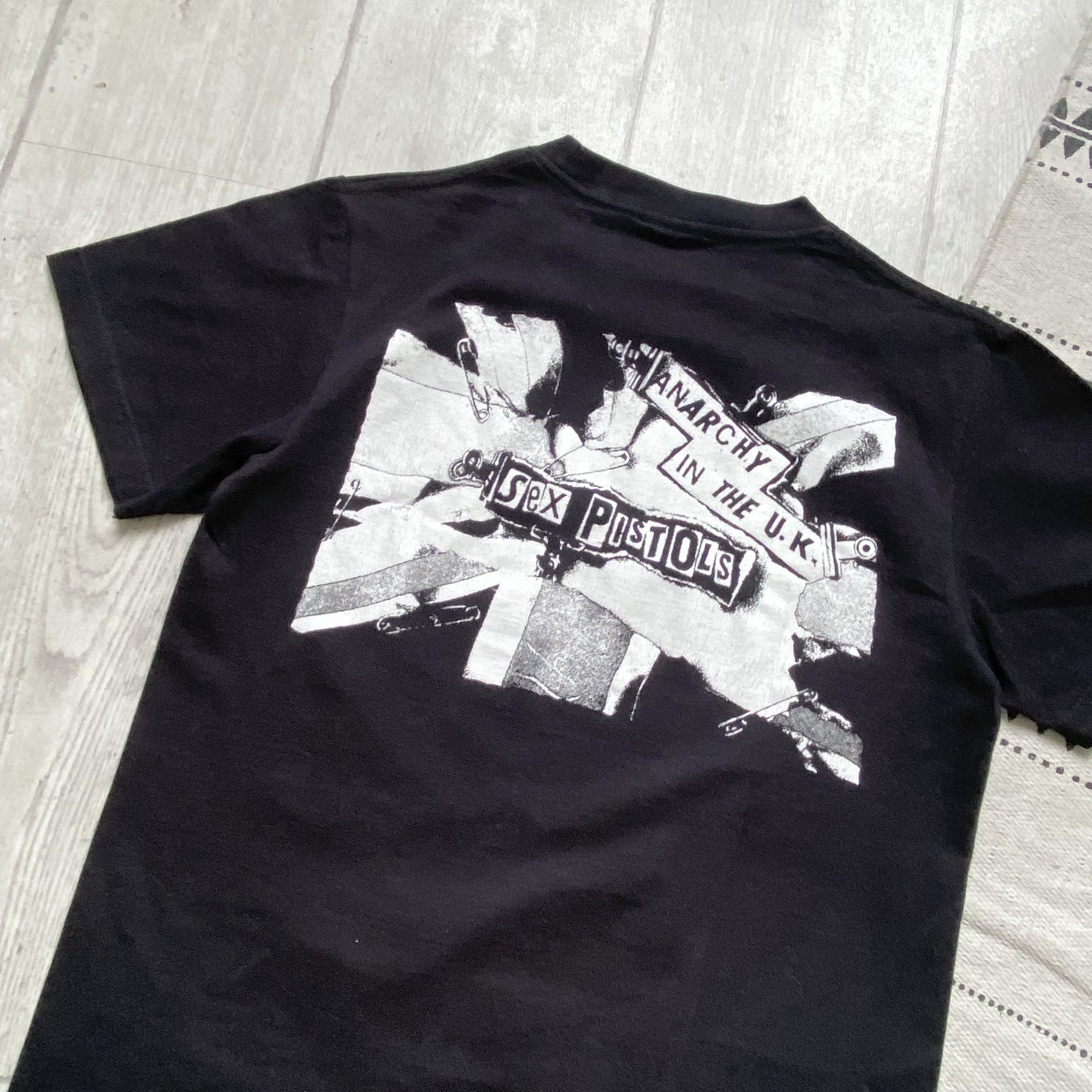 Band Tees Vintage Sex Pistols Band Tee UK Punk Rock Size US XS / EU 42 / 0 - 9 Thumbnail