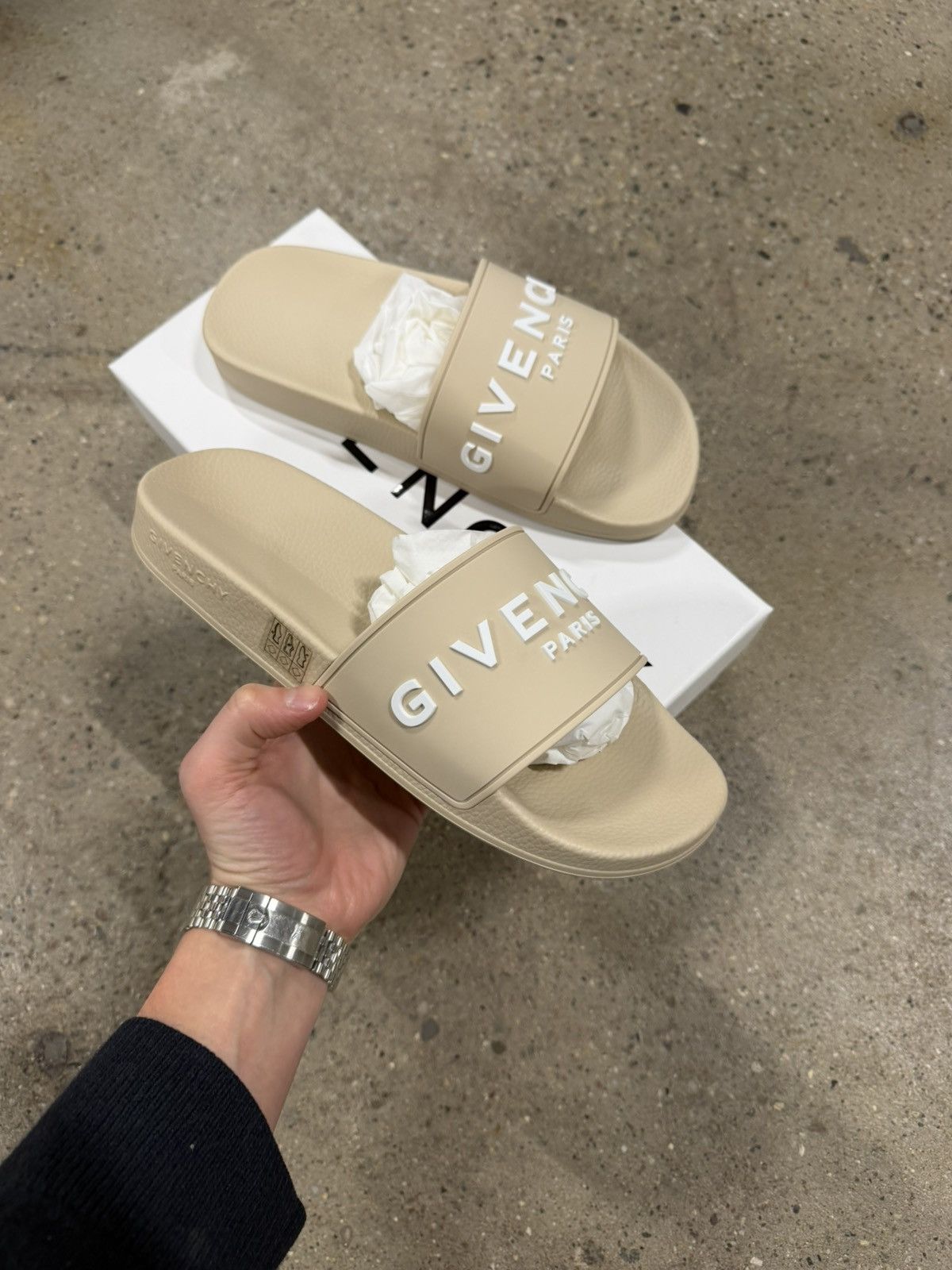 Givenchy Givenchy Rubber Pool Slides NEW 475$ Size US 11 / EU 44 - 1 Thumbnail