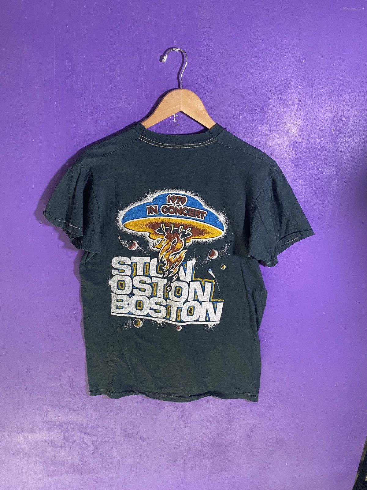 Band Tees × Vintage Vintage 1979 Boston in concert parking lot tee Size US M / EU 48-50 / 2 - 2 Thumbnail