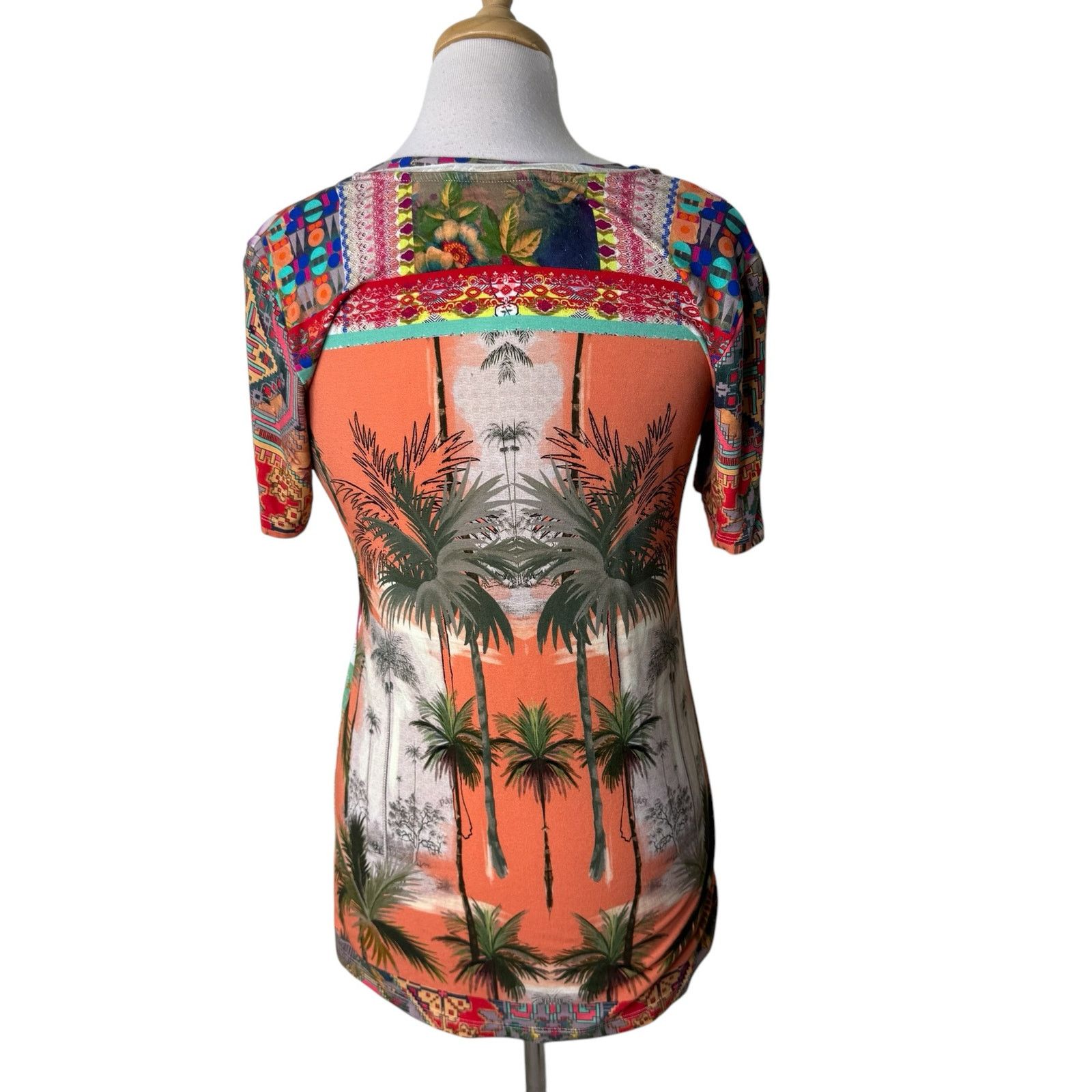 Johnny Was JOHNNY WAS Tropical Block Favorite Short Sleeve V-Neck SMALL Size S / US 4 / IT 40 - 3 Thumbnail