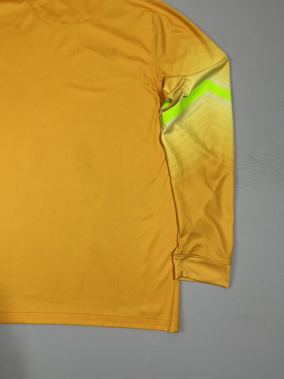 Nike Nike England Team Goalkeeper Soccer Jersey 2014 Blokecore Size US L / EU 52-54 / 3 - 20 Thumbnail