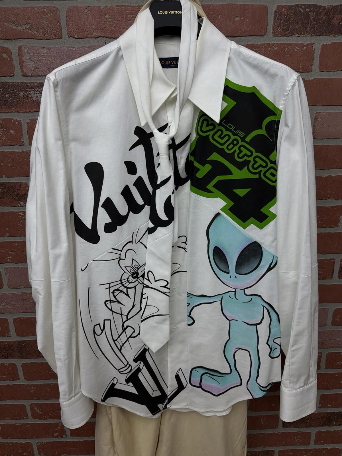 Louis Vuitton LOUIS VUITTON Button Up Dress Shirt Alien Logo $1450 XXL Size 48R - 4 Thumbnail