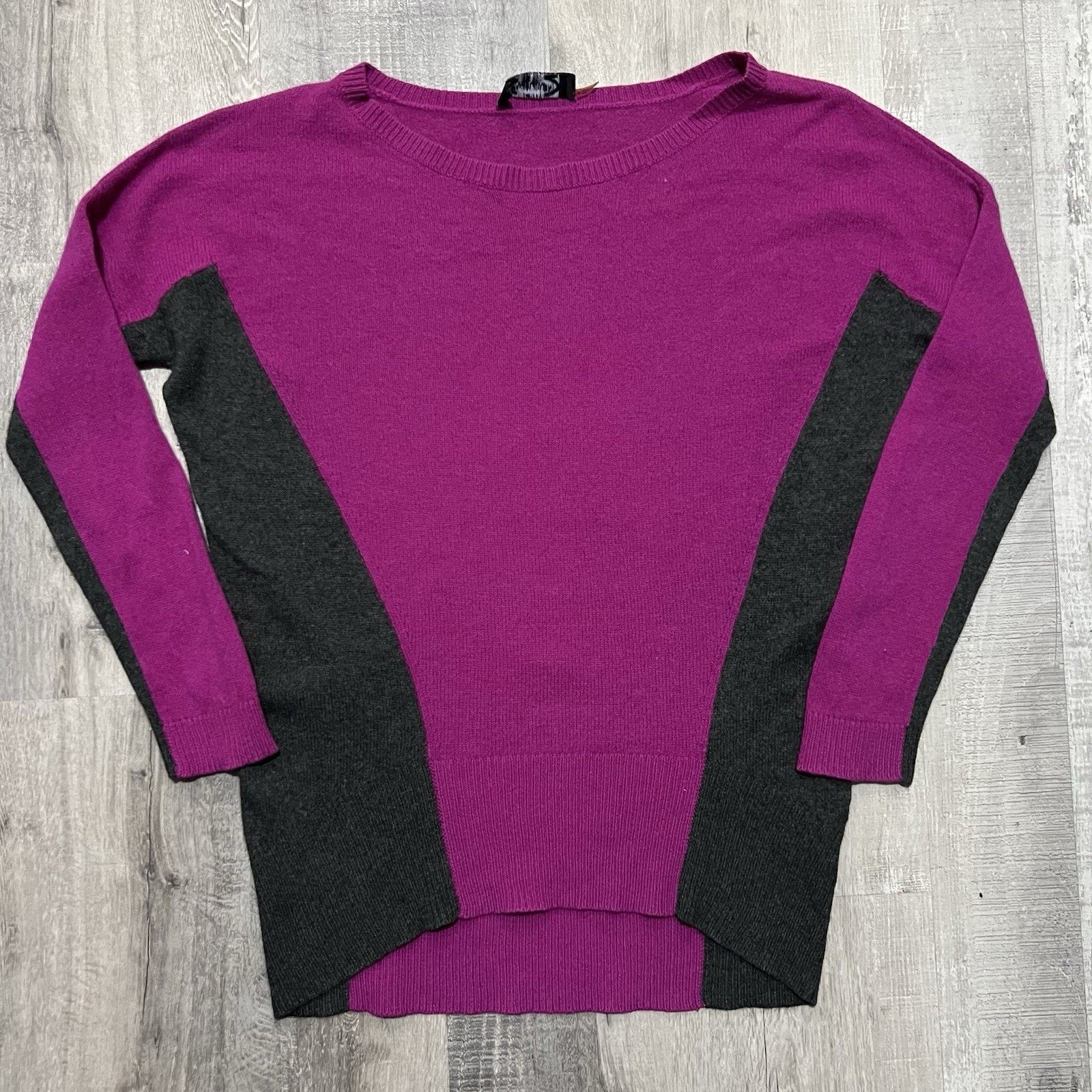 Magaschoni Magaschoni New York Cashmere Magenta Pull Over Sweater M Size M / US 6-8 / IT 42-44 - 1 Thumbnail