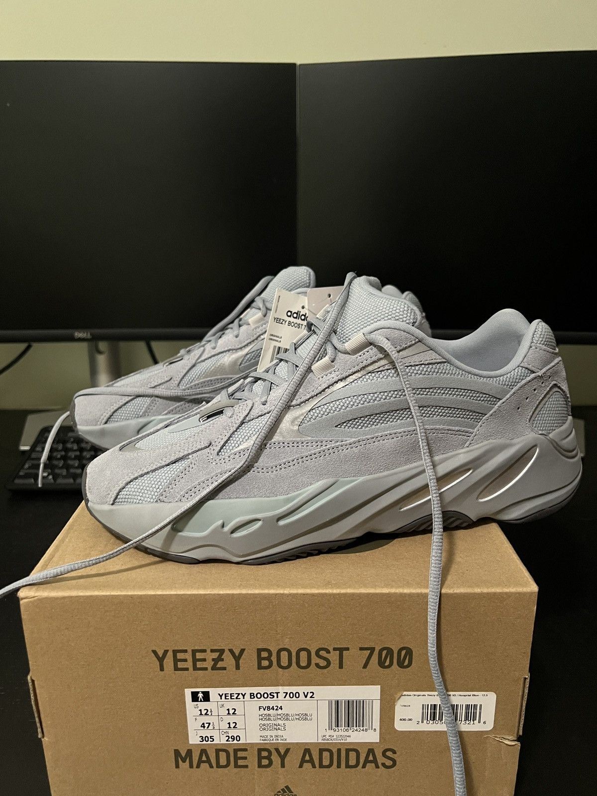 Yeezy Adidas Yeezy Boost 700 V2 Hospital Blue Size US 12.5 / EU 45-46 - 6 Thumbnail