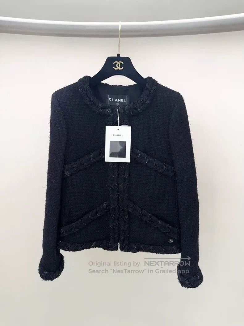 Chanel Chanel Black gold thread jacket Size XS / US 0-2 / IT 36-38 - 1 Thumbnail
