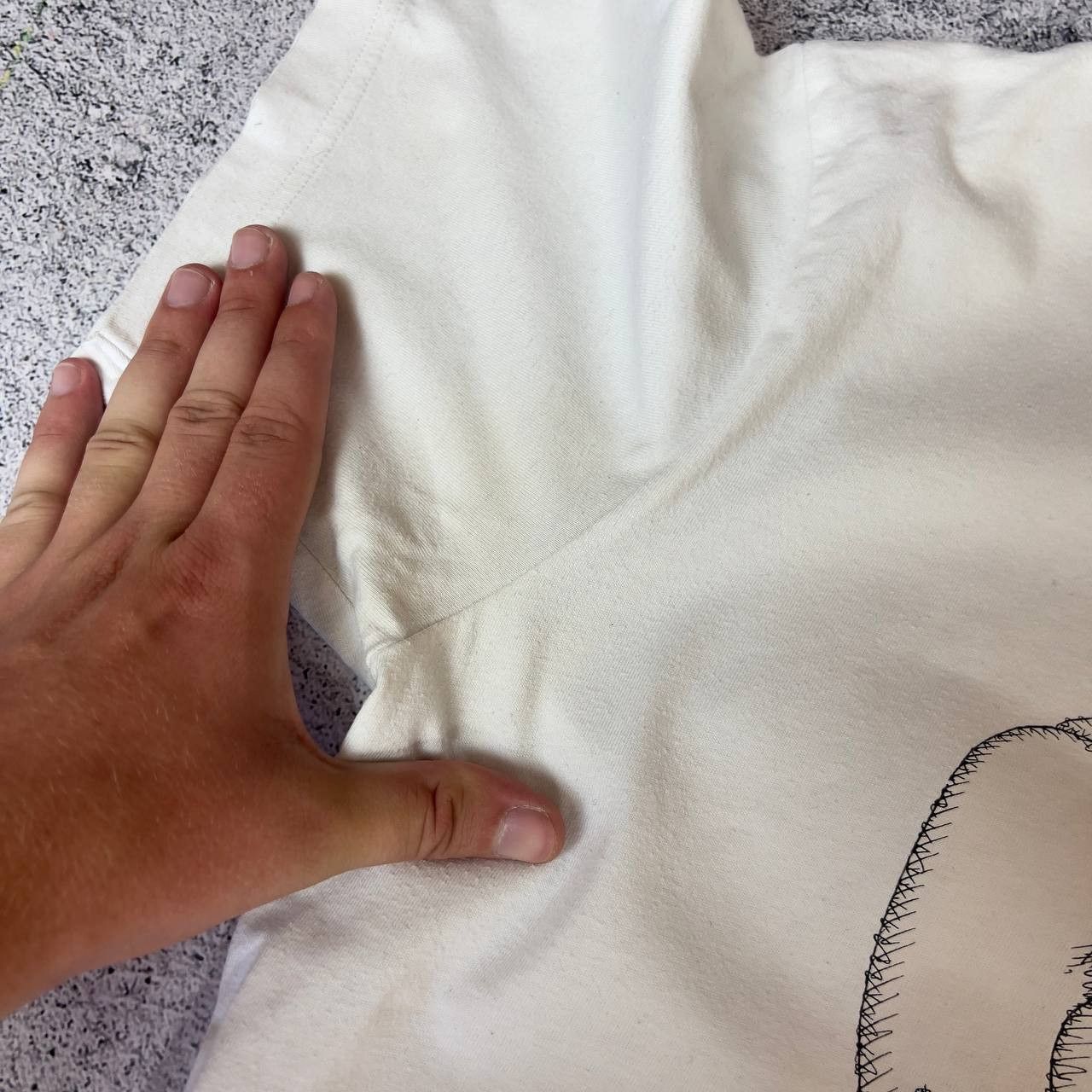 Uniqlo Uniqlo Kaws Tee Men's Size S White Cotton Short Sleeve` Size US S / EU 44-46 / 1 - 4 Thumbnail
