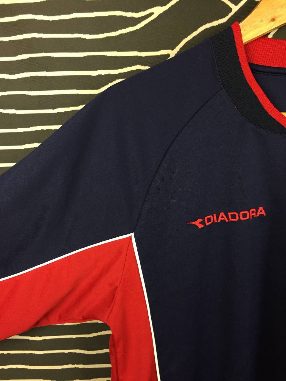 Diadora Vtg Diadora Embroidered Logo Athletic Training Jersey Size US M / EU 48-50 / 2 - 4 Thumbnail