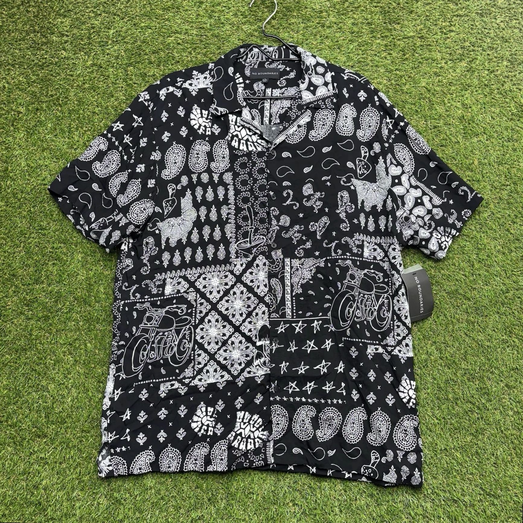 Vintage No Boundaries Button Shirt Mens XL 46-48 Short Sleeve Collared Black Paisley NWT Size US XL / EU 56 / 4 - 2 Thumbnail