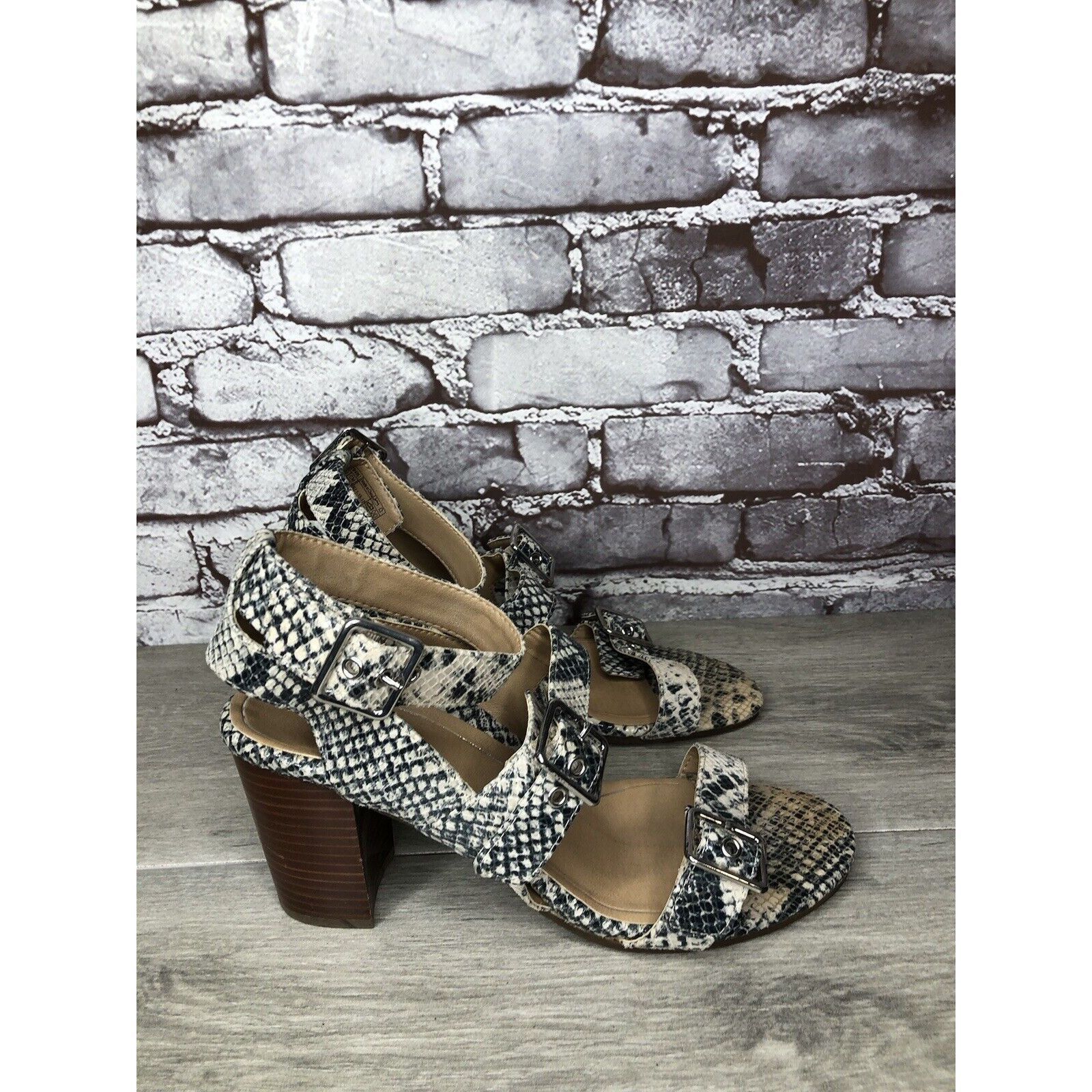 Other Vionic Carmel Grey Ivory Leather Snake Print Heel Sandals Wo Size US 9.5 / IT 39.5 - 14 Thumbnail