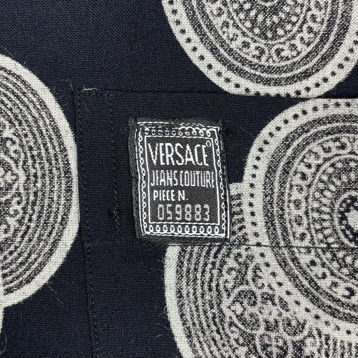 Versace Jeans Couture Vintage Versace Jeans Couture Shirt monogram print Size US XL / EU 56 / 4 - 6 Thumbnail
