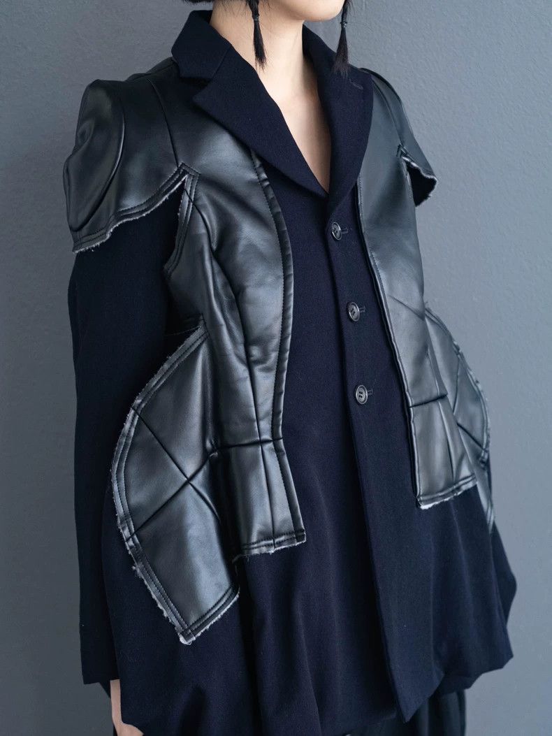 Comme des Garcons Comme Des Garcons Deconstruction of split leather armor co Size XS / US 0-2 / IT 36-38 - 3 Thumbnail