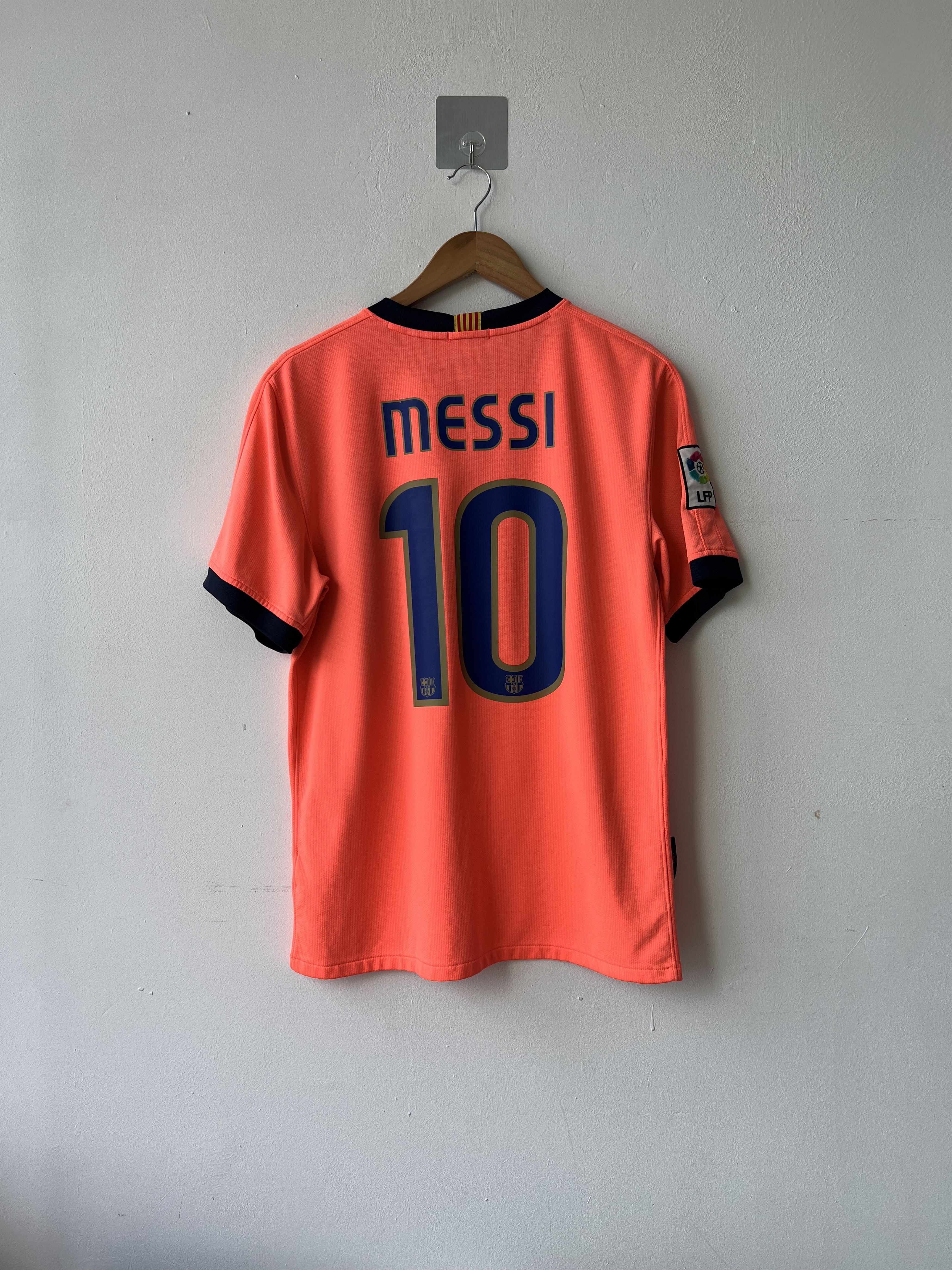Nike (M) Barcelona 2009-11 Away Kit Messi #10 Size US M / EU 48-50 / 2 - 1 Thumbnail