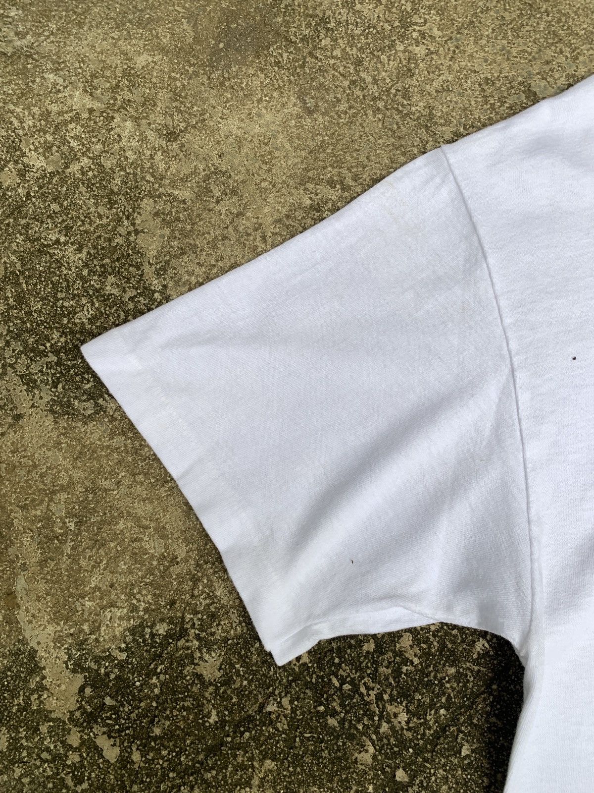 Vintage 1990s White Dog Cat Art by Air Waves Hawaii State Tee Size US L / EU 52-54 / 3 - 5 Thumbnail