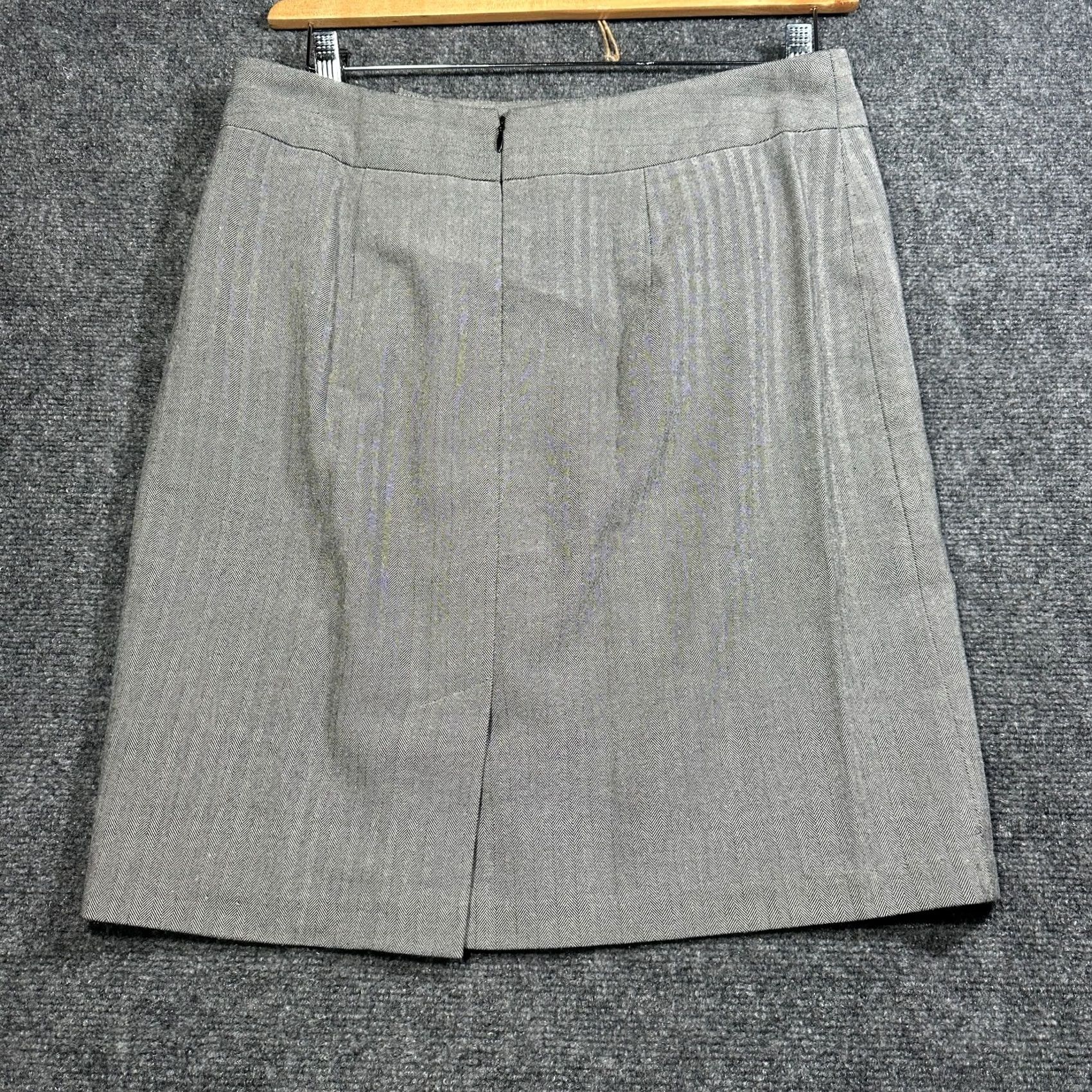 Banana Republic Banana Republic Skirt Womens 10 Gray Stretch Pencil Vent Back Zip Career Dressy Business Office Wearable Modern Classic Knee Length Womens Size 32" / US 10 / IT 46 - 5 Thumbnail