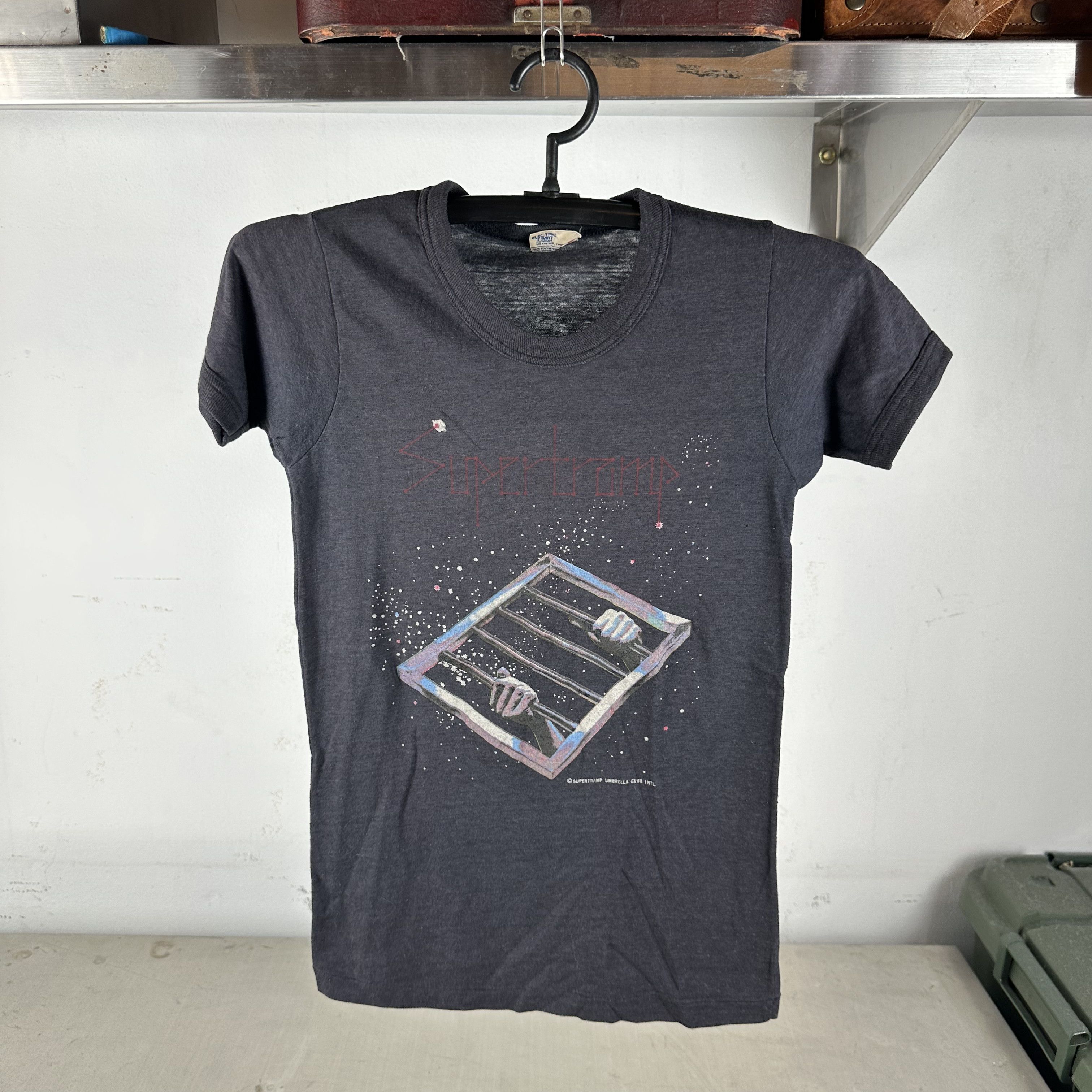 Vintage Vintage 1974 Supertramp Crime of the Century Band T-Shirt Size US XS / EU 42 / 0 - 1 Thumbnail