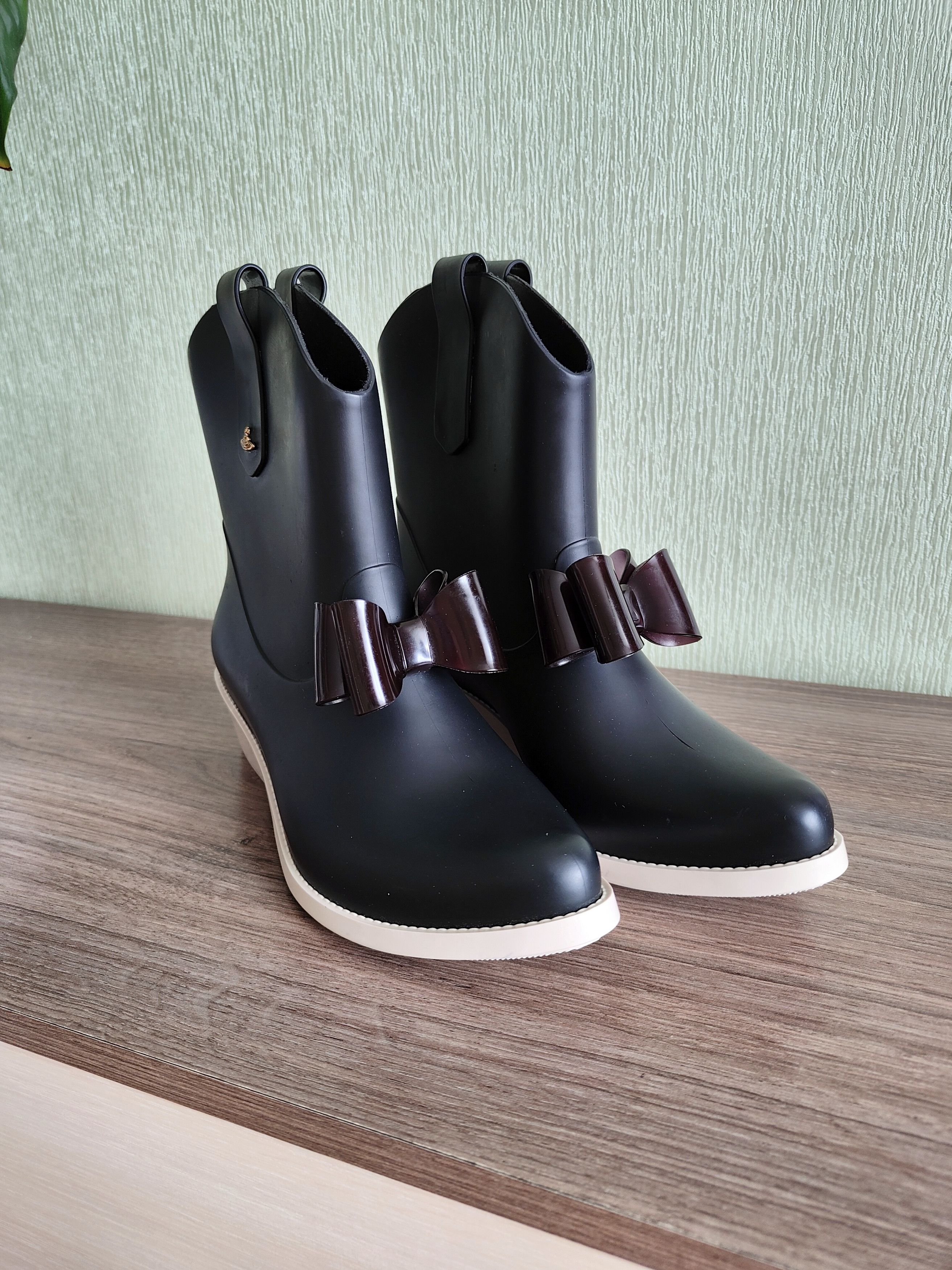Melissa × Vivienne Westwood Vivienne Westwood + Melissa Women's Rubber Boots Size US 7 / IT 37 - 2 Thumbnail