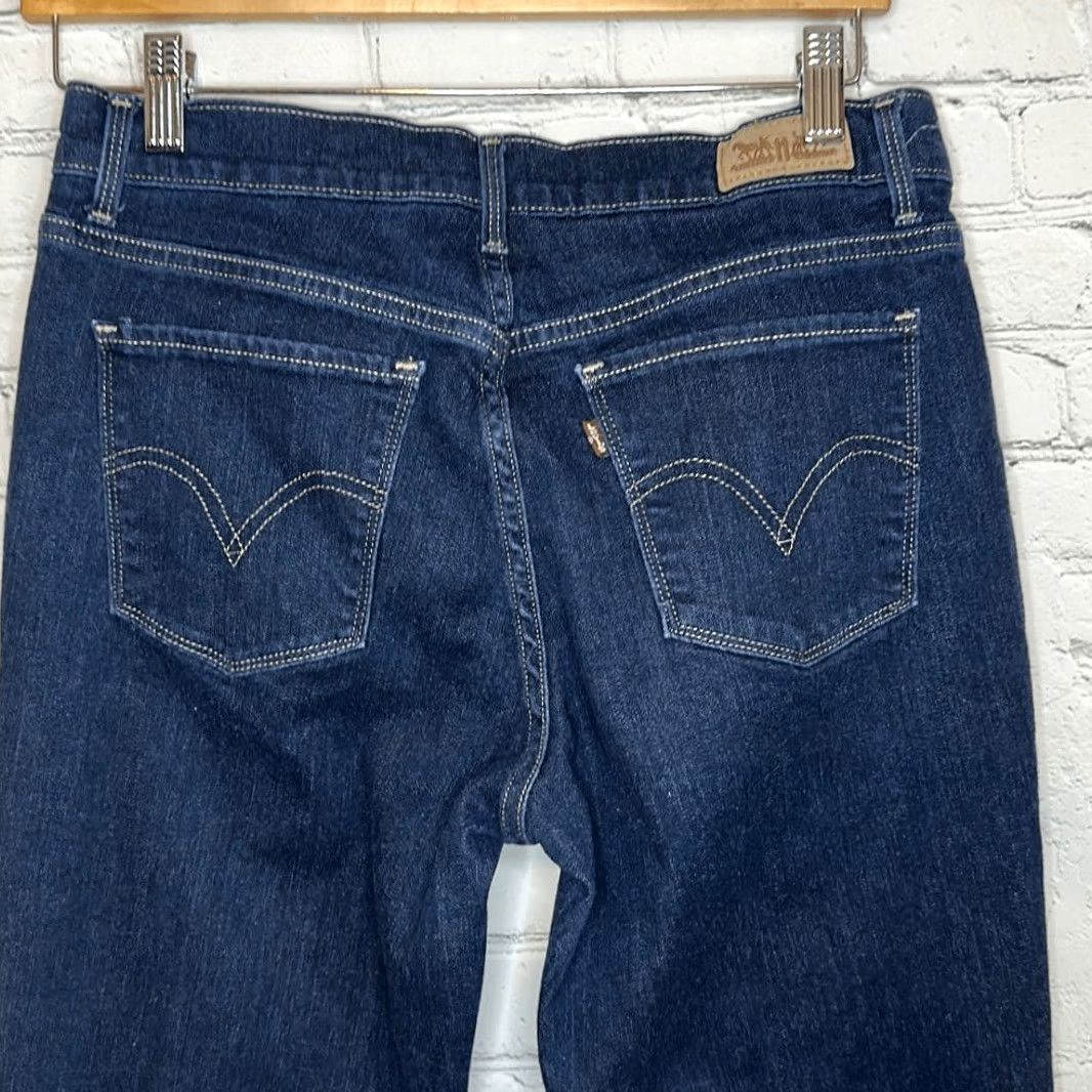 Levi's VINTAGE? Levi’s 515 Women’s Boot Cut Jeans size 8 Blue Jeans Women Regular 8 Bootcut Classic 90s Style Mens Womens? Size 30" / US 8 / IT 44 - 4 Thumbnail