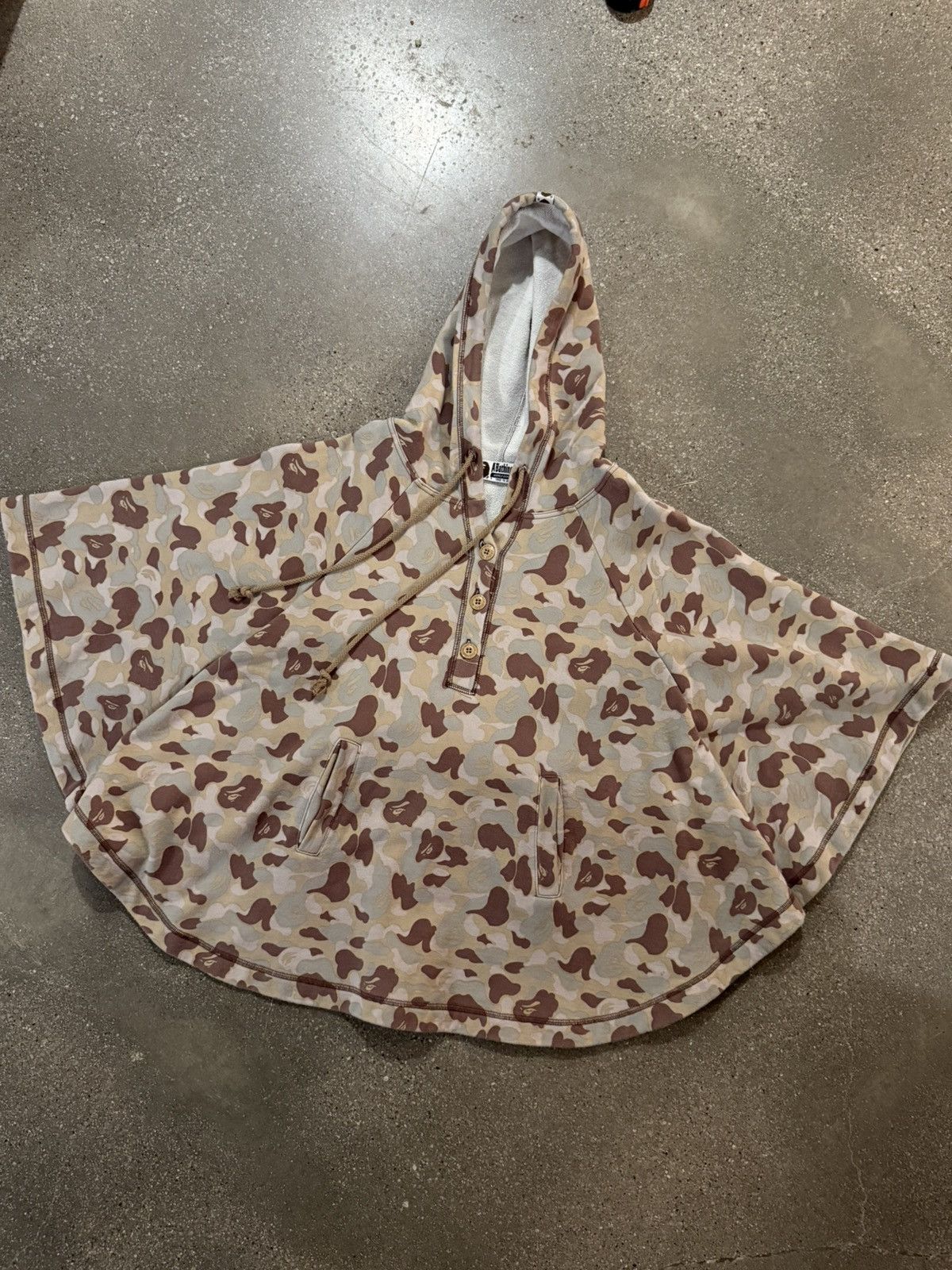 Bape RARE A Bathing Ape (BAPE) Desert Camo Poncho Hoodie Size XS / US 0-2 / IT 36-38 - 1 Thumbnail