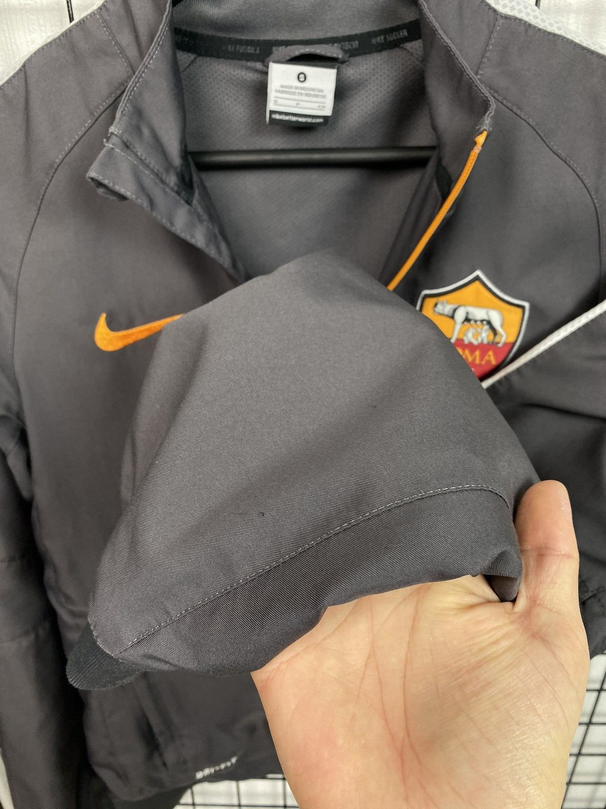 Vintage AC Roma Nike Track Zip Light Jacket Training Men’s S Grey Size US S / EU 44-46 / 1 - 14 Thumbnail