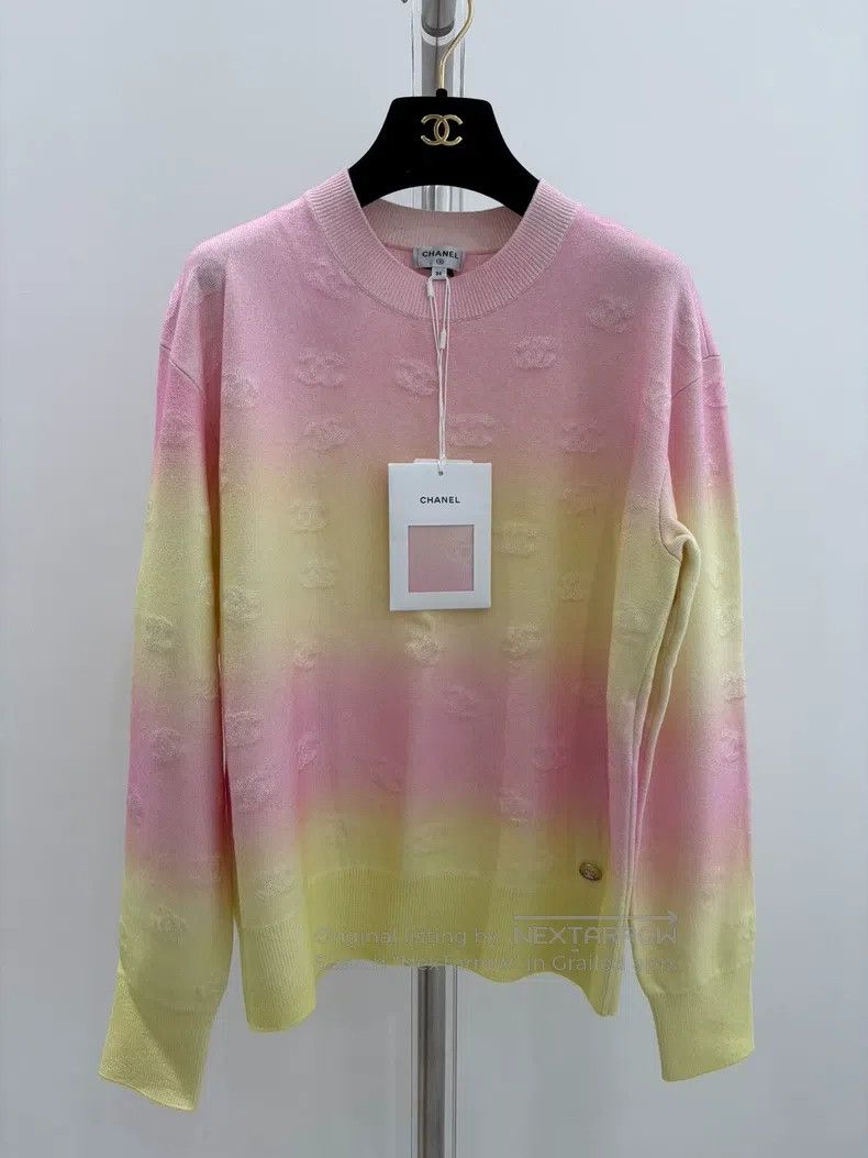 Chanel Chanel Pink gradient dark pattern knit sweater Size XS / US 0-2 / IT 36-38 - 1 Thumbnail