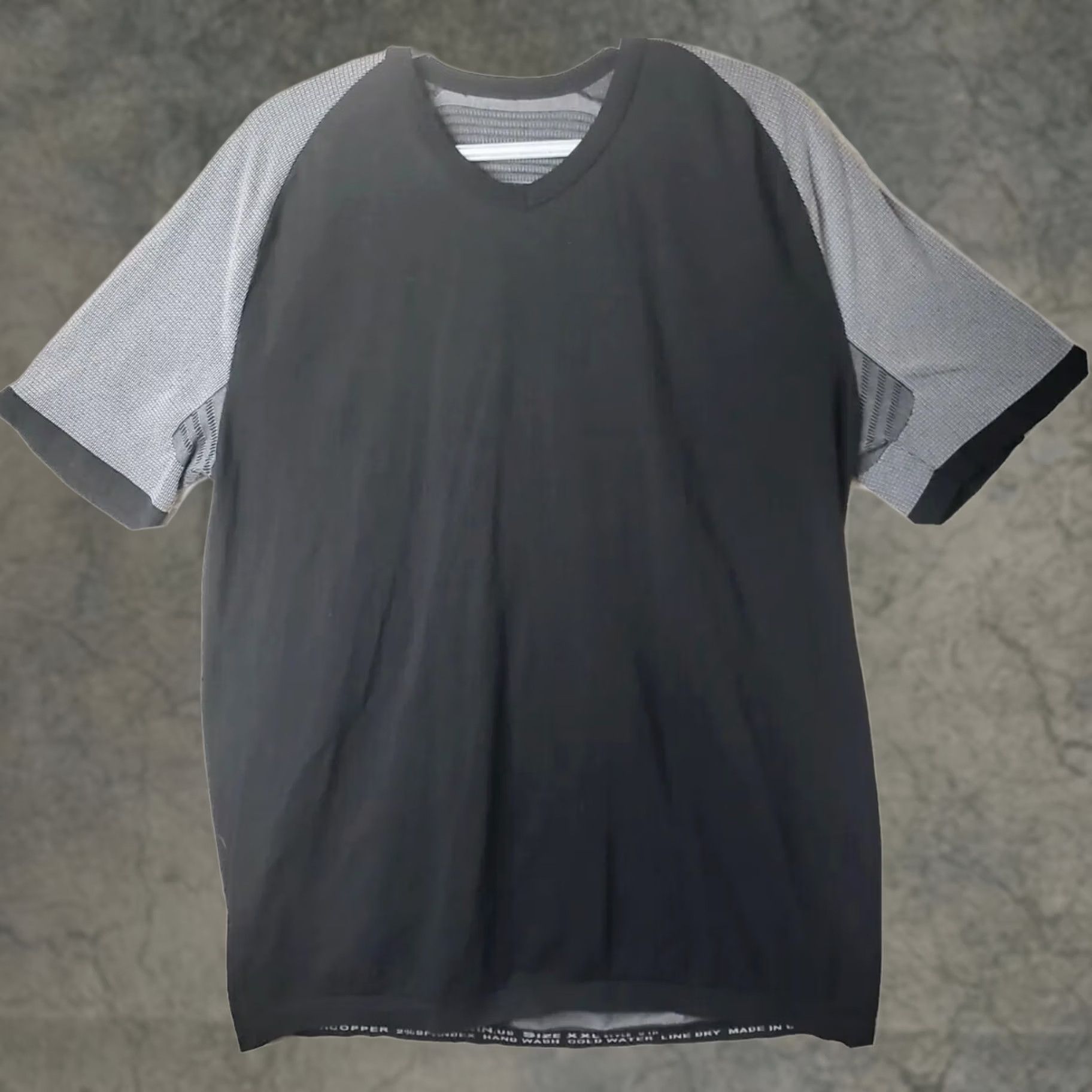 Vintage Xoskin Black Gray Athletic Compression Shirt Men's XXL Short Sleeve Pullover Size US XXL / EU 58 / 5 - 1 Thumbnail