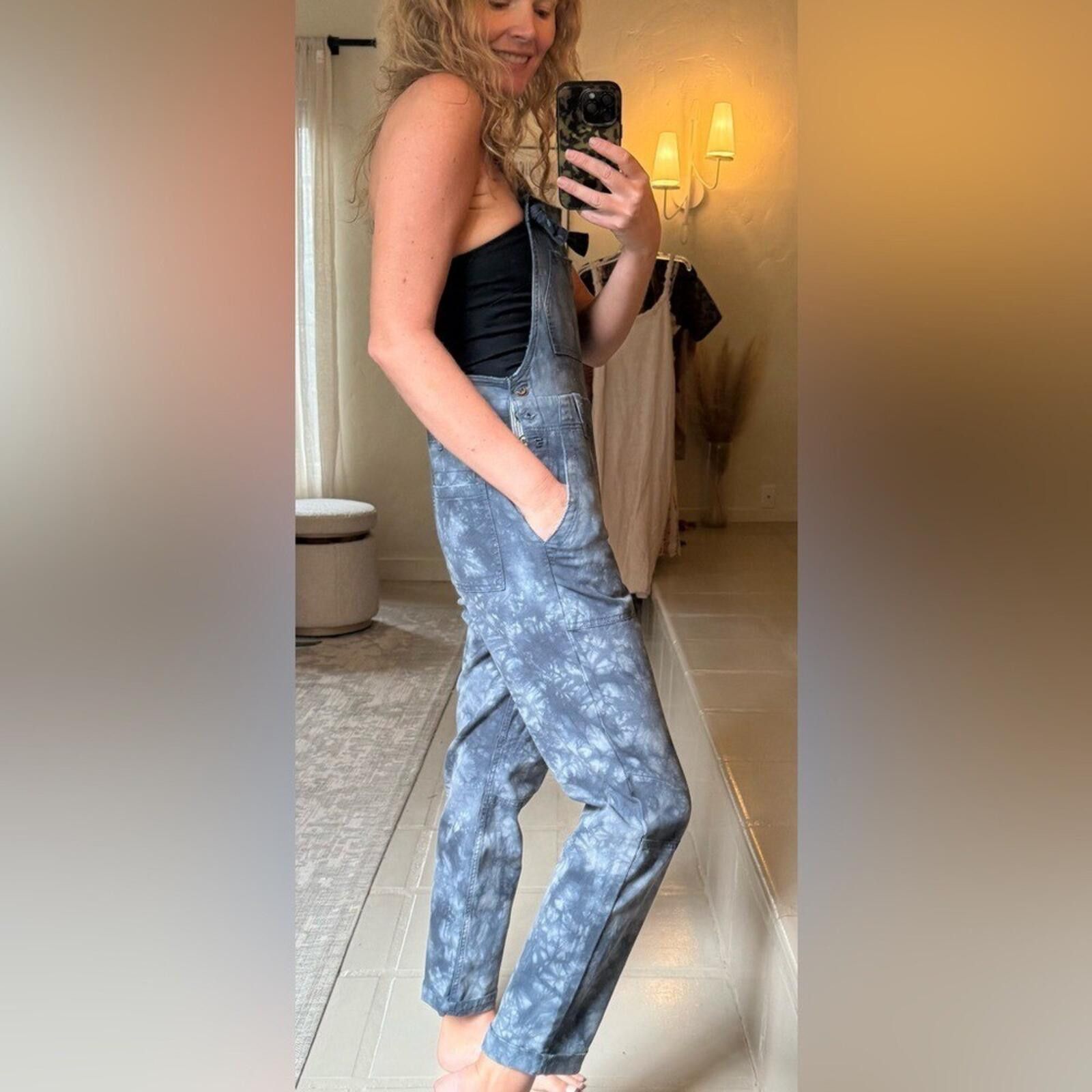 Anthropologie Anthro NWT The Wanderer Tie Dye Denim Overalls Size 27 Size 27" / US 4 / IT 40 - 7 Thumbnail