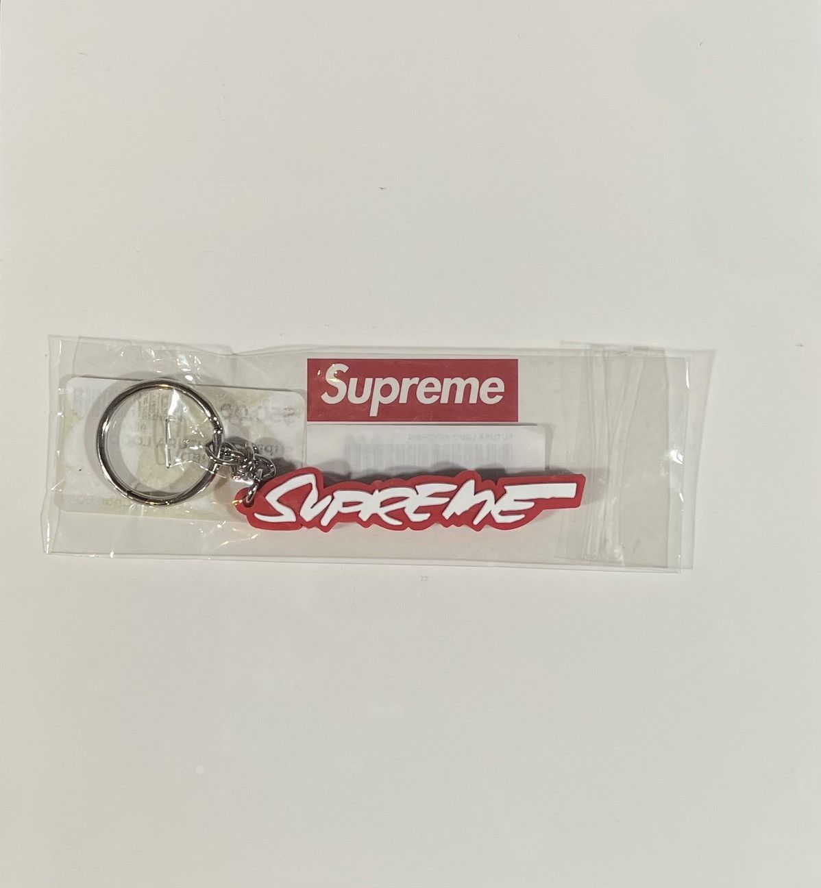 Futura × Supreme 2020FW Supreme Futura Keychain Red Size ONE SIZE - 1 Thumbnail