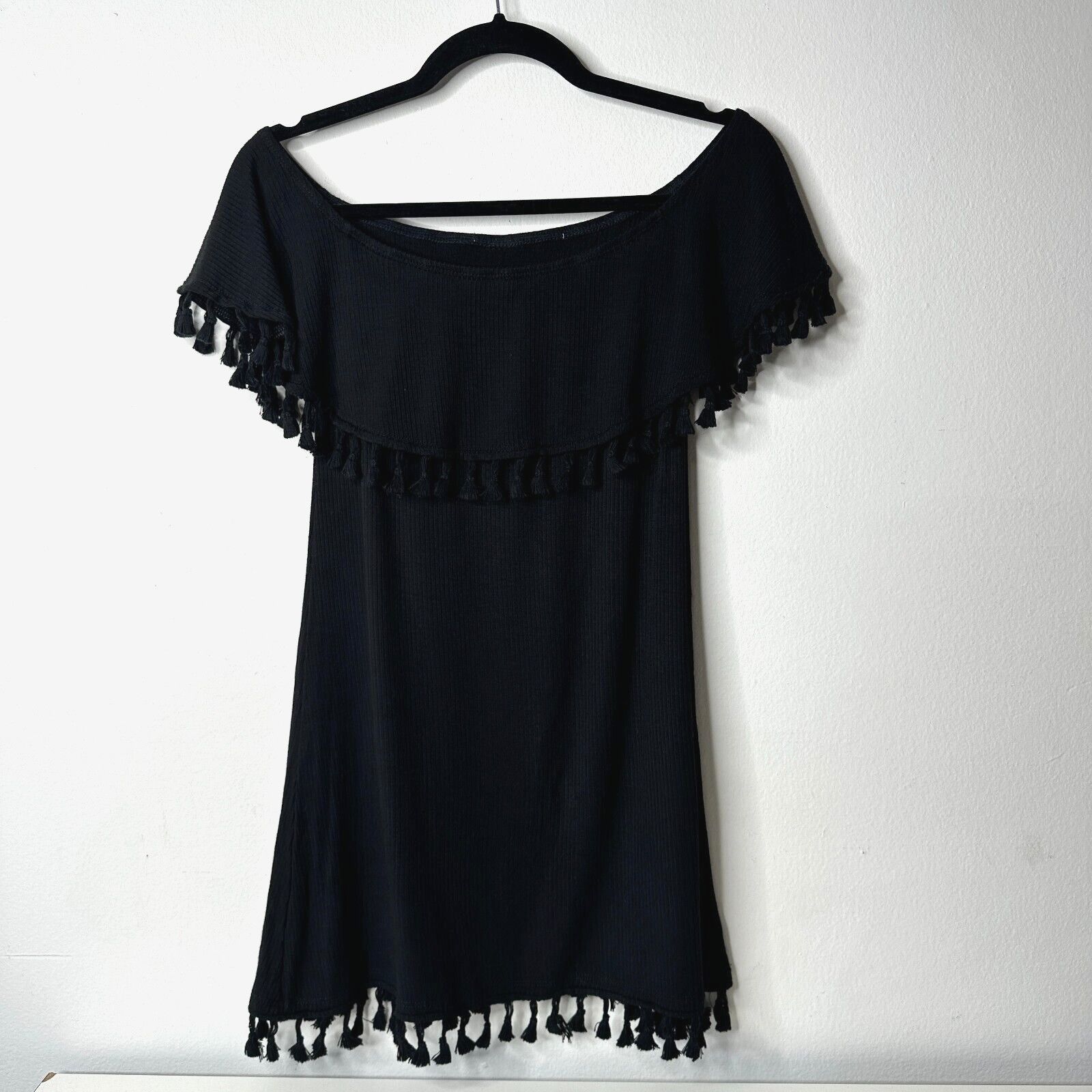 REVOLVE Revolve EastNWest Black Cabo Rib Tassel Off-Shoulder Mini S Size S / US 4 / IT 40 - 1 Thumbnail