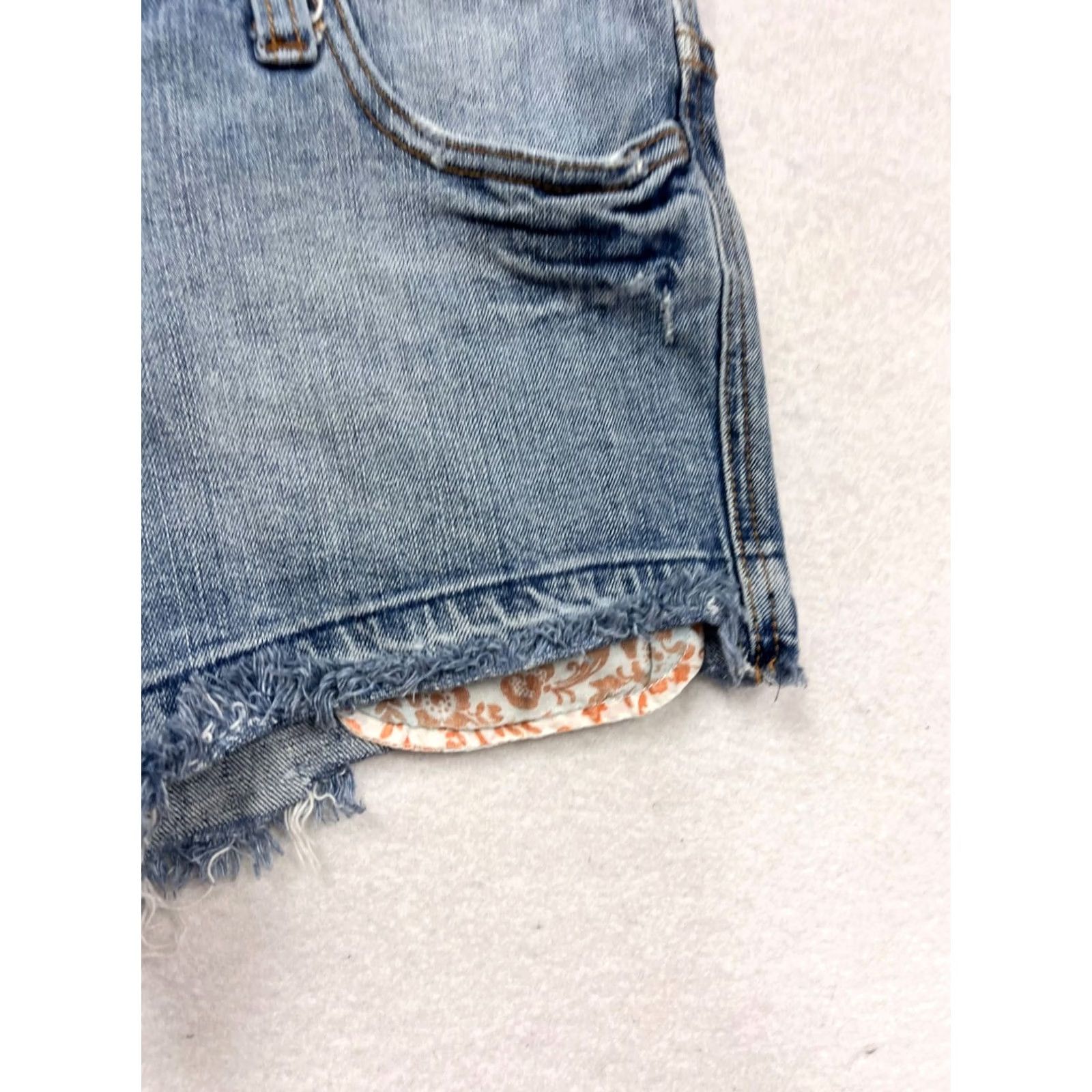 Vintage Dollhouse Denim Shorts Frayed Hem Size 7 Juniors Women Blue Cotton Spandex Cut-Off 5-Pocket Button Zipper Like New Size 28" / US 6 / IT 42 - 5 Thumbnail