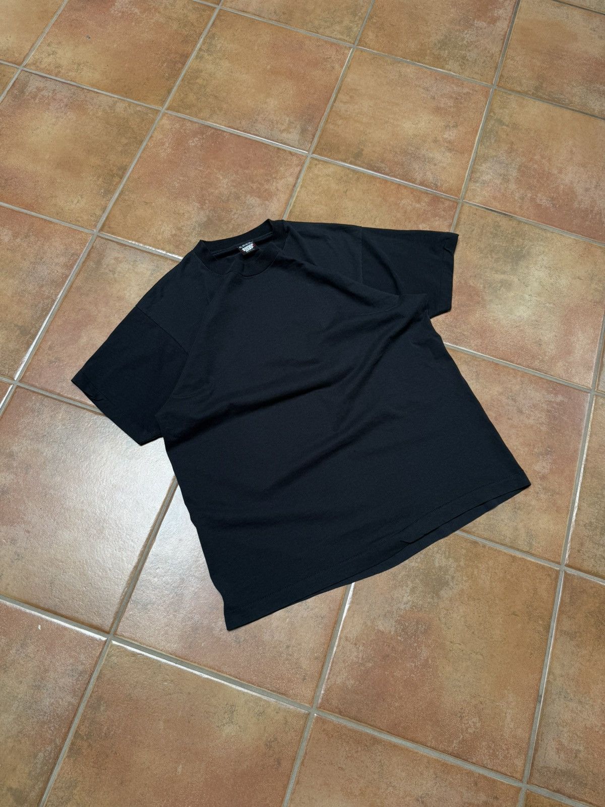 Vintage Vintage Faded Black tee Size US XL / EU 56 / 4 - 2 Thumbnail