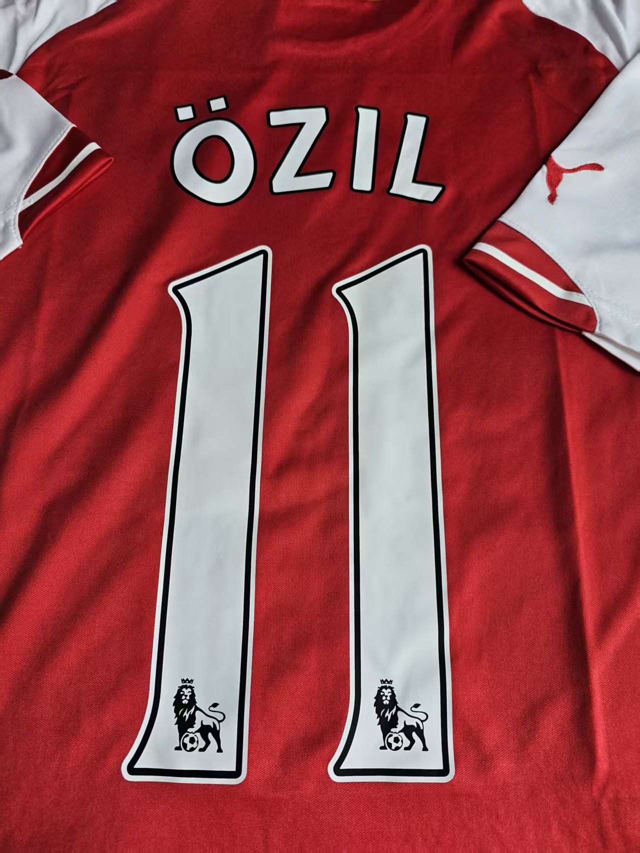 Other Vintage Arsenal #11 Mesut Özil Jersey Size US XXL / EU 58 / 5 - 6 Thumbnail